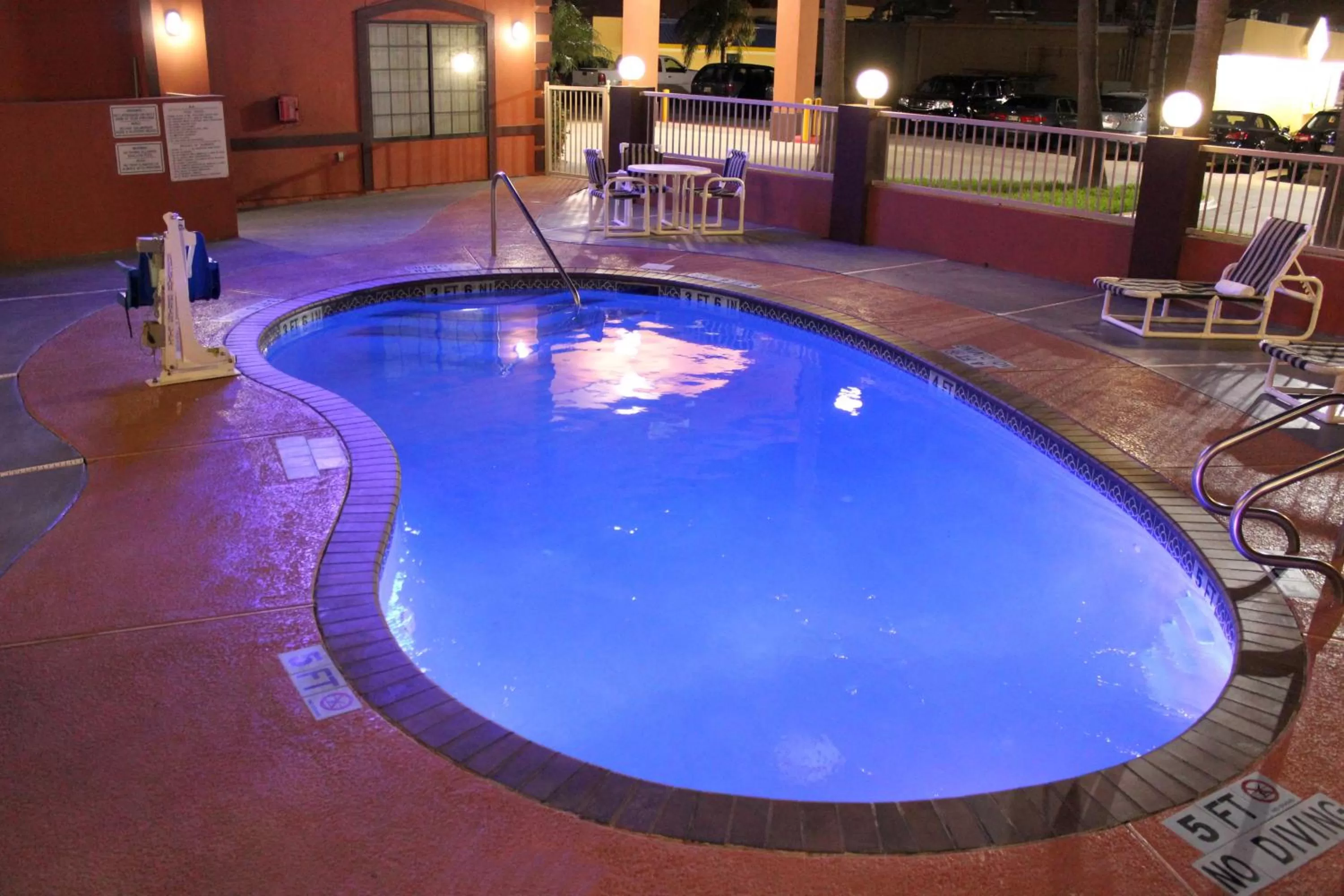 Swimming pool in Texas Inn & Suites McAllen at La Plaza Mall and Airport