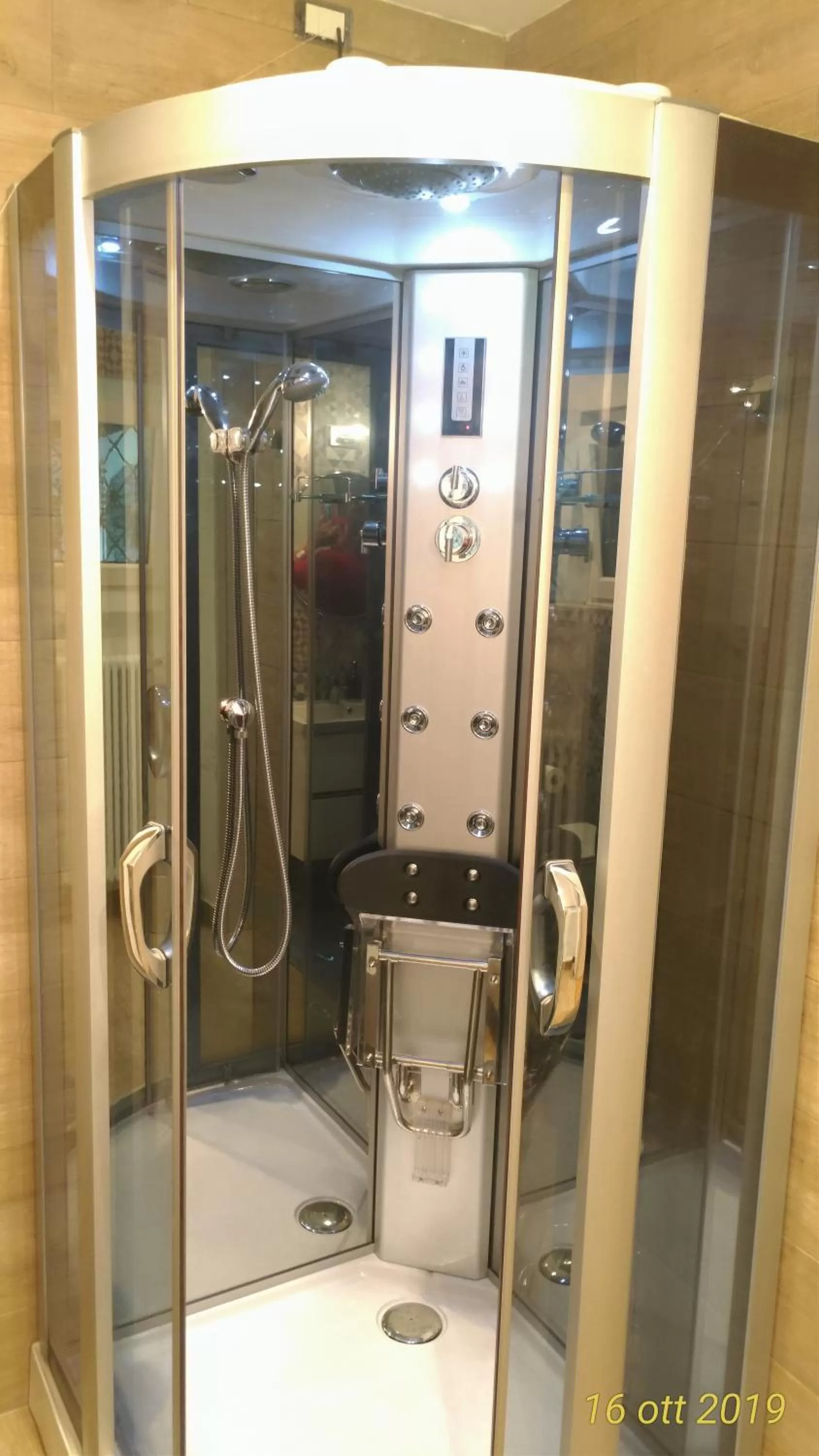 Shower, Bathroom in "La Selvetta" bed and breakfast