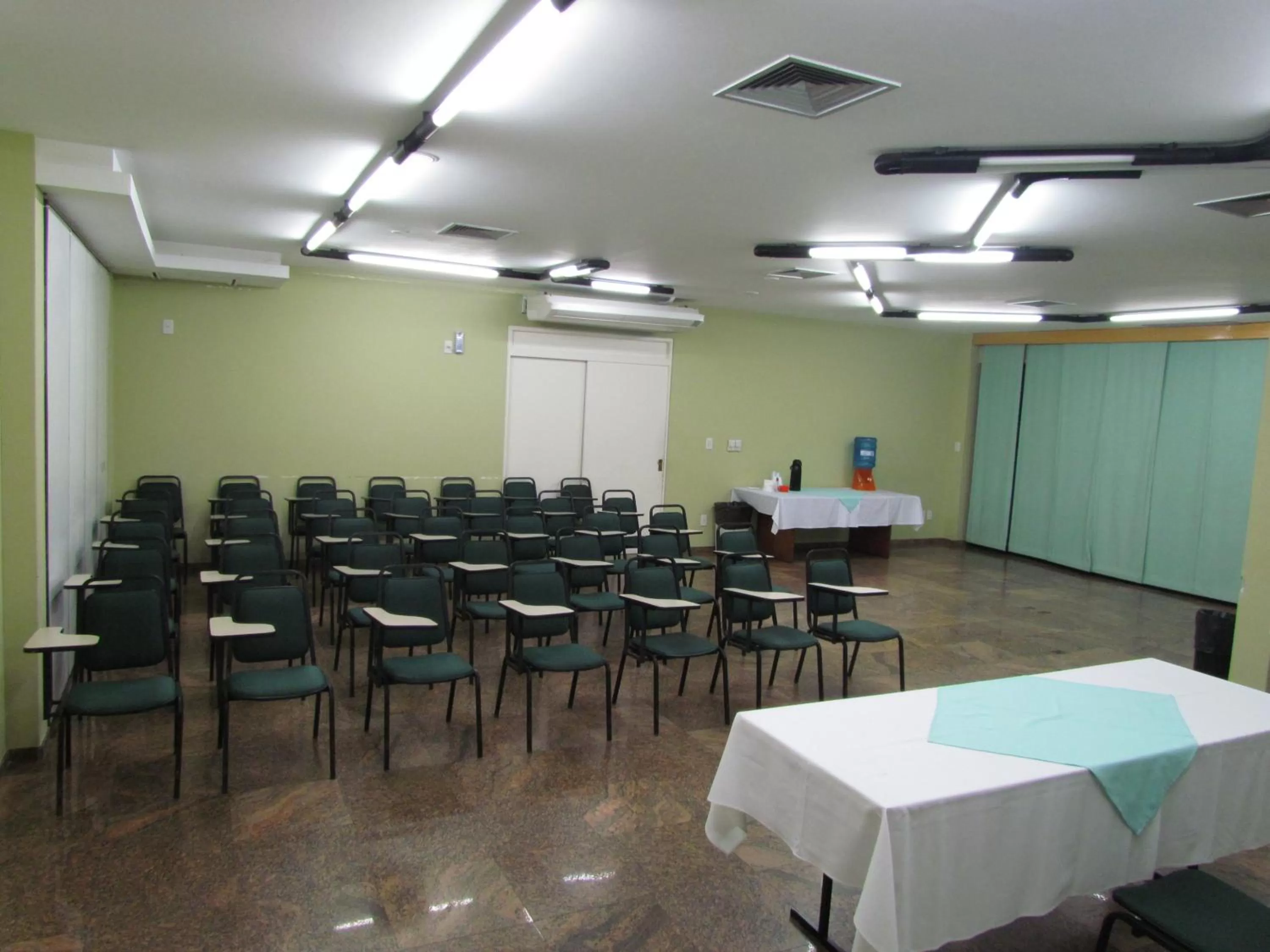 Meeting/conference room in Brisamar Suite Hotel