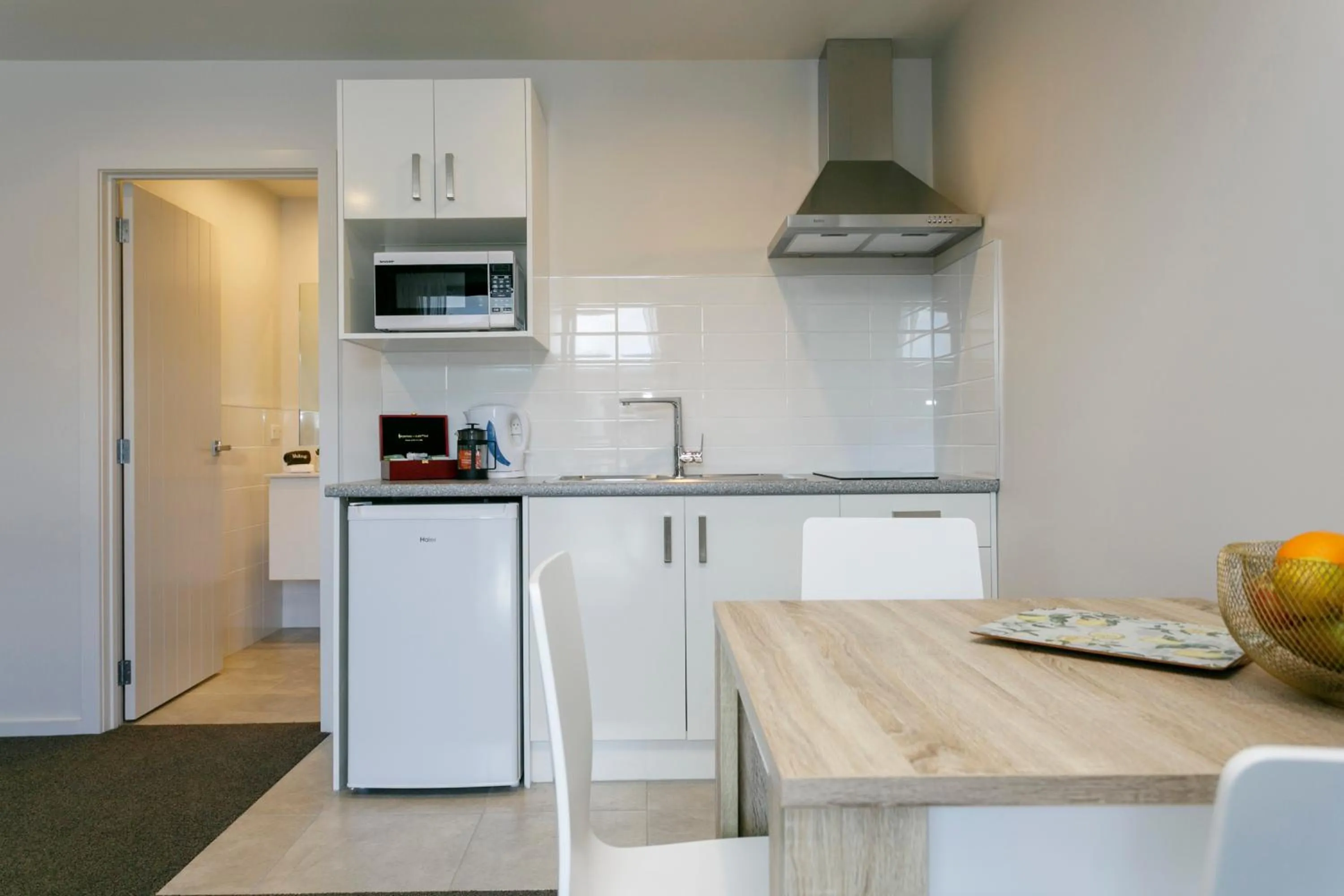 Coffee/tea facilities in Acacia Lake View Motel