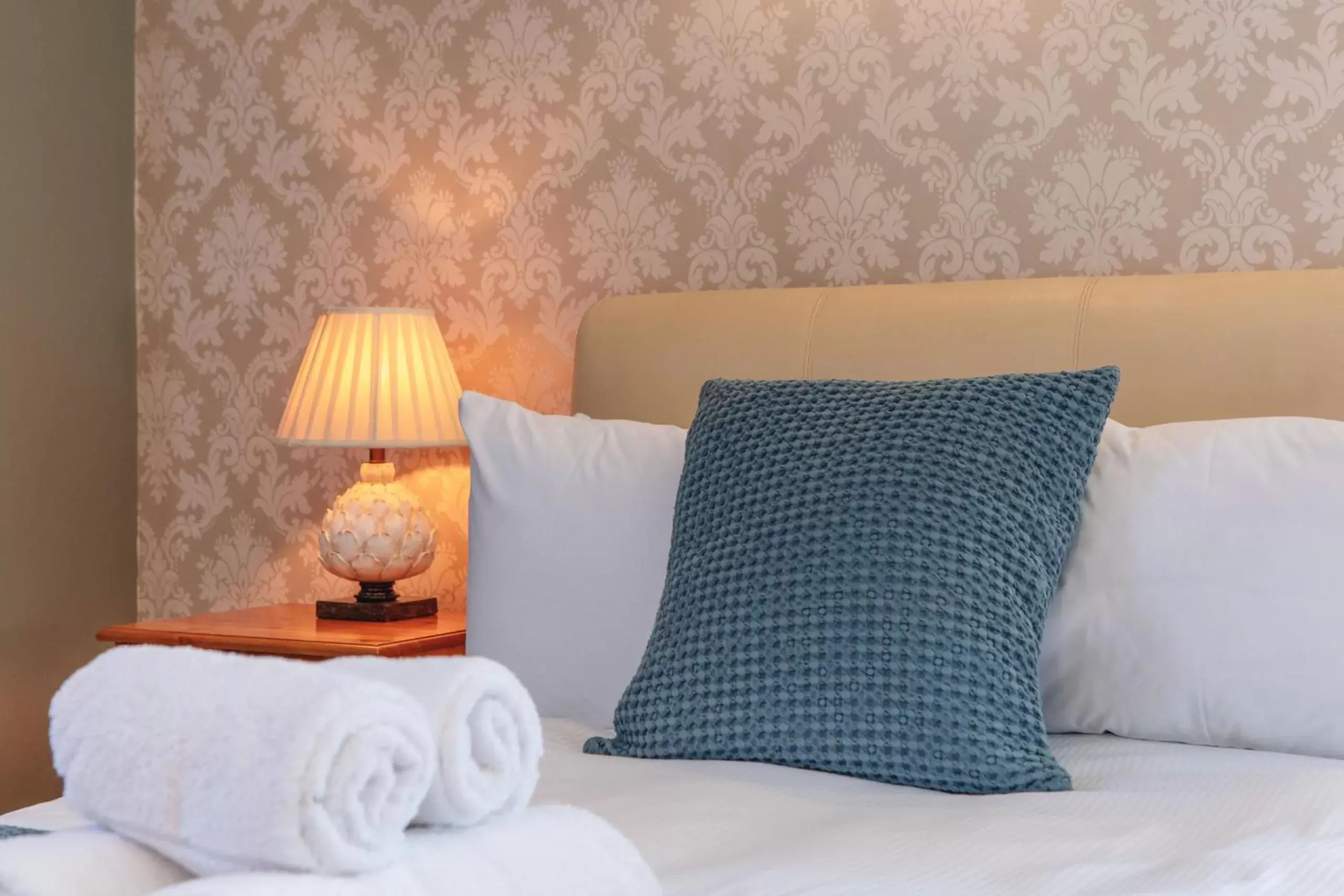 Double Room with Private Bathroom in Black Lion Hotel Richmond North Yorkshire Double Room with Private Bathroom in Black Lion Hotel Richmond North Yorkshire