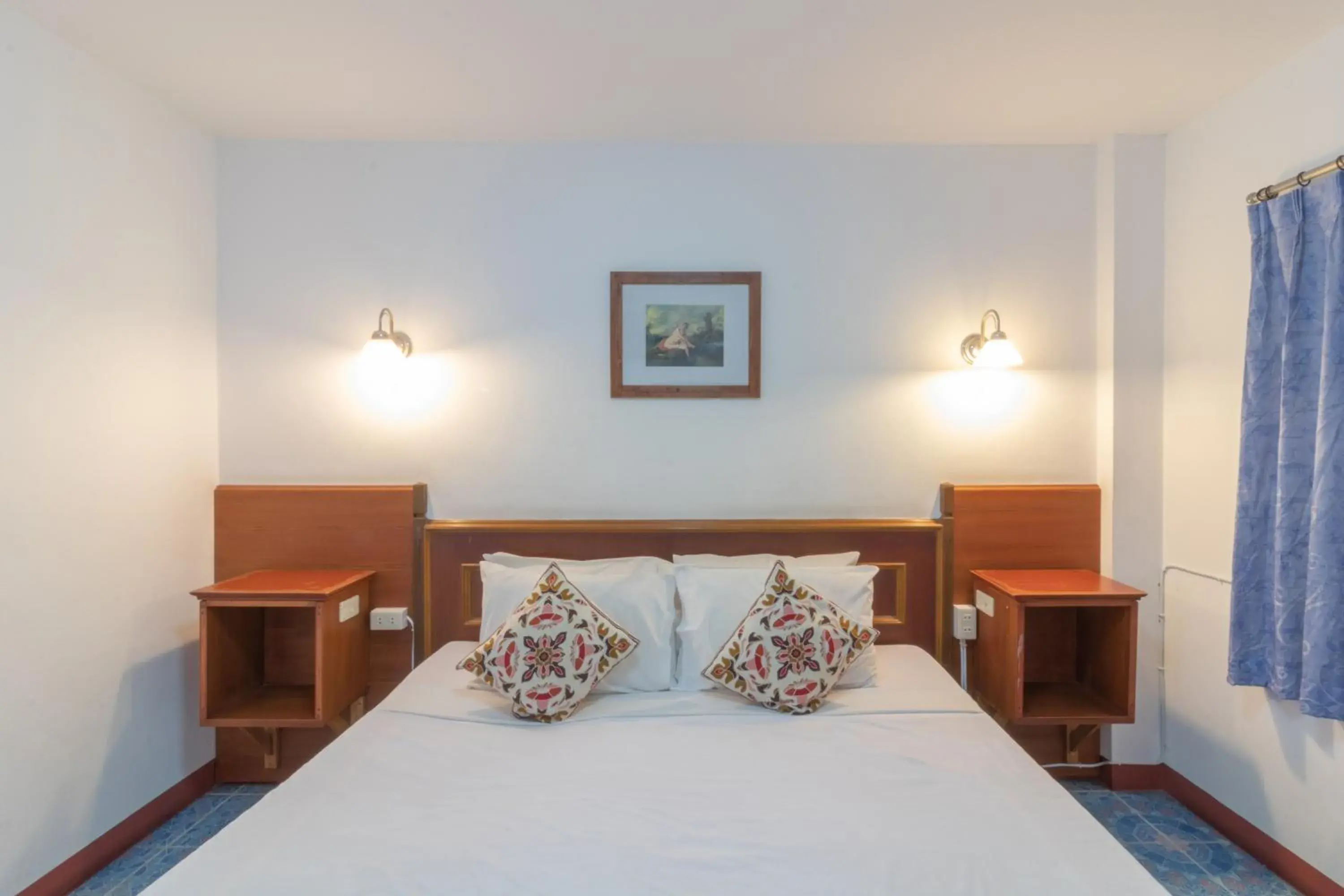 Double Room with Private Bathroom in Rendezvous Oldtown Chiangmai Double Room with Private Bathroom in Rendezvous Oldtown Chiangmai