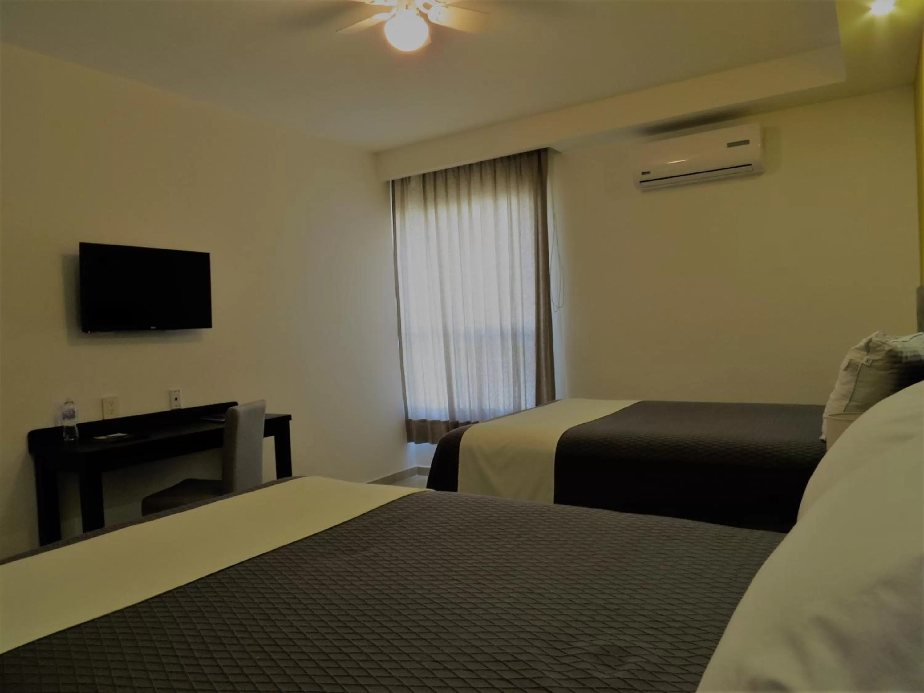 Photo of the whole room, Bed in Casa Blanca Hotel