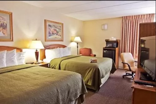 Photo of the whole room, Bed in Quality Inn Chillicothe