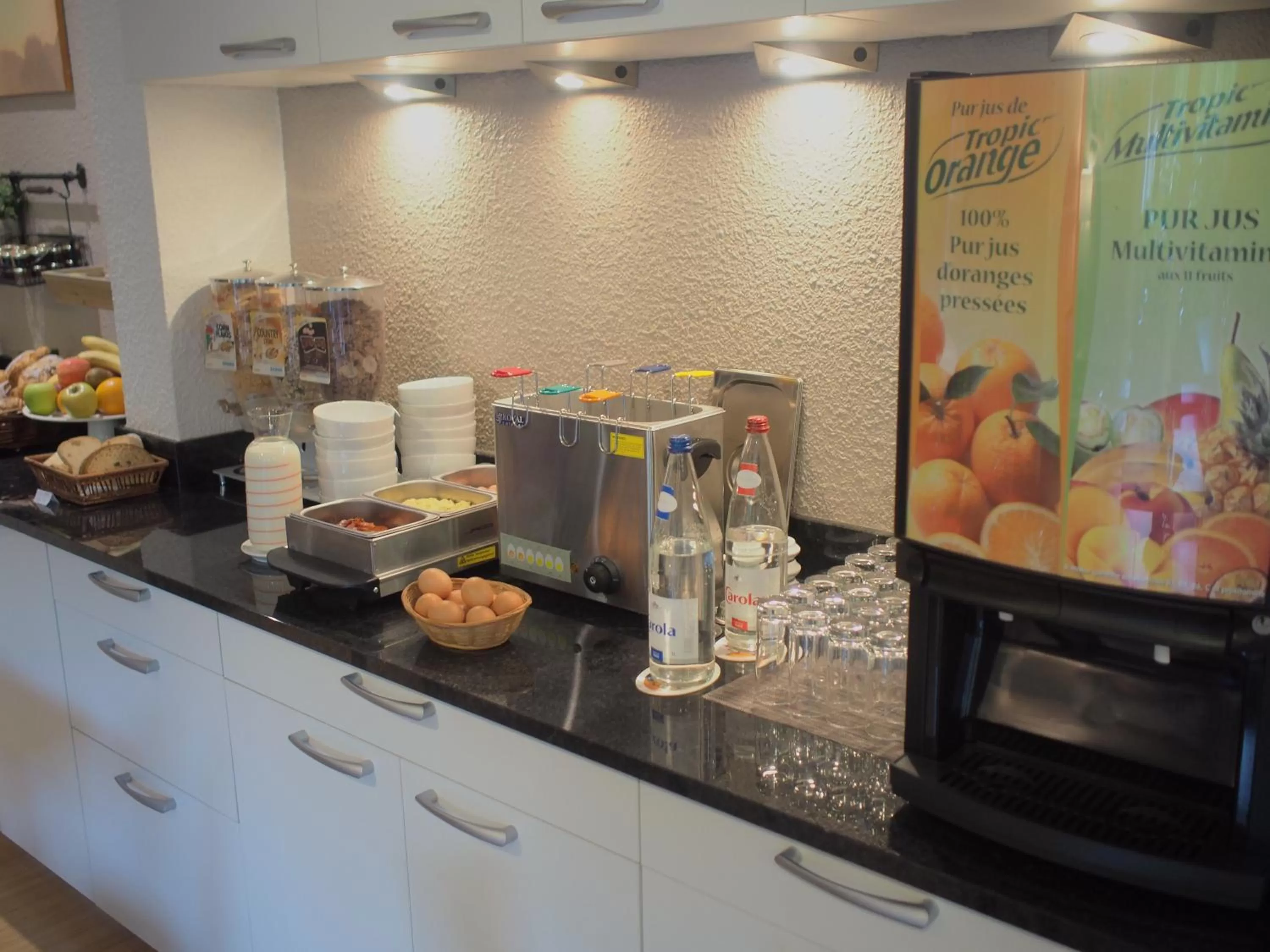 Buffet breakfast in Hôtel et Restaurant Aster, Saint-Avold Nord