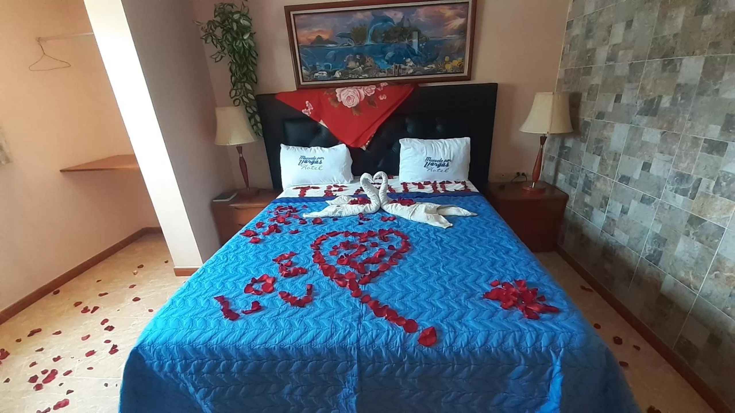 Bed in HOTEL MUEVETE POR VARGAS