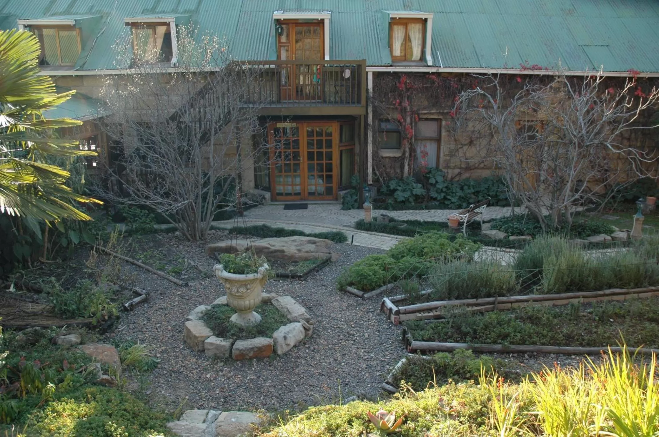 Garden, Property Building in La Motte B&B