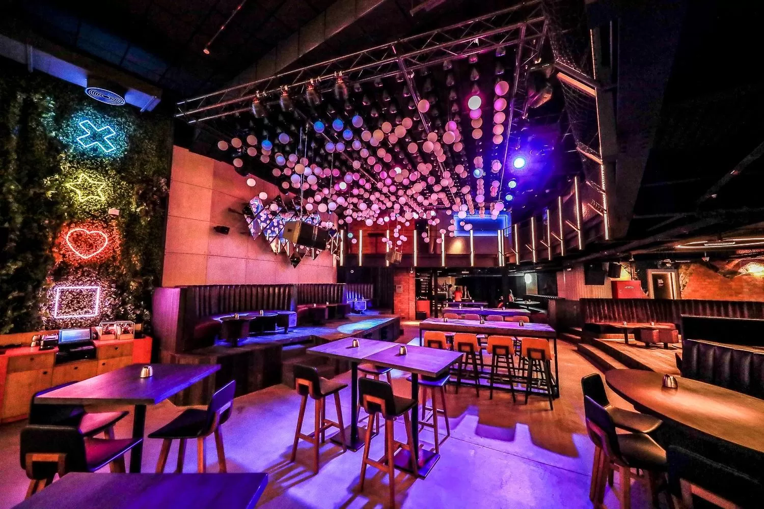 Restaurant/places to eat in Grand Millennium Dubai