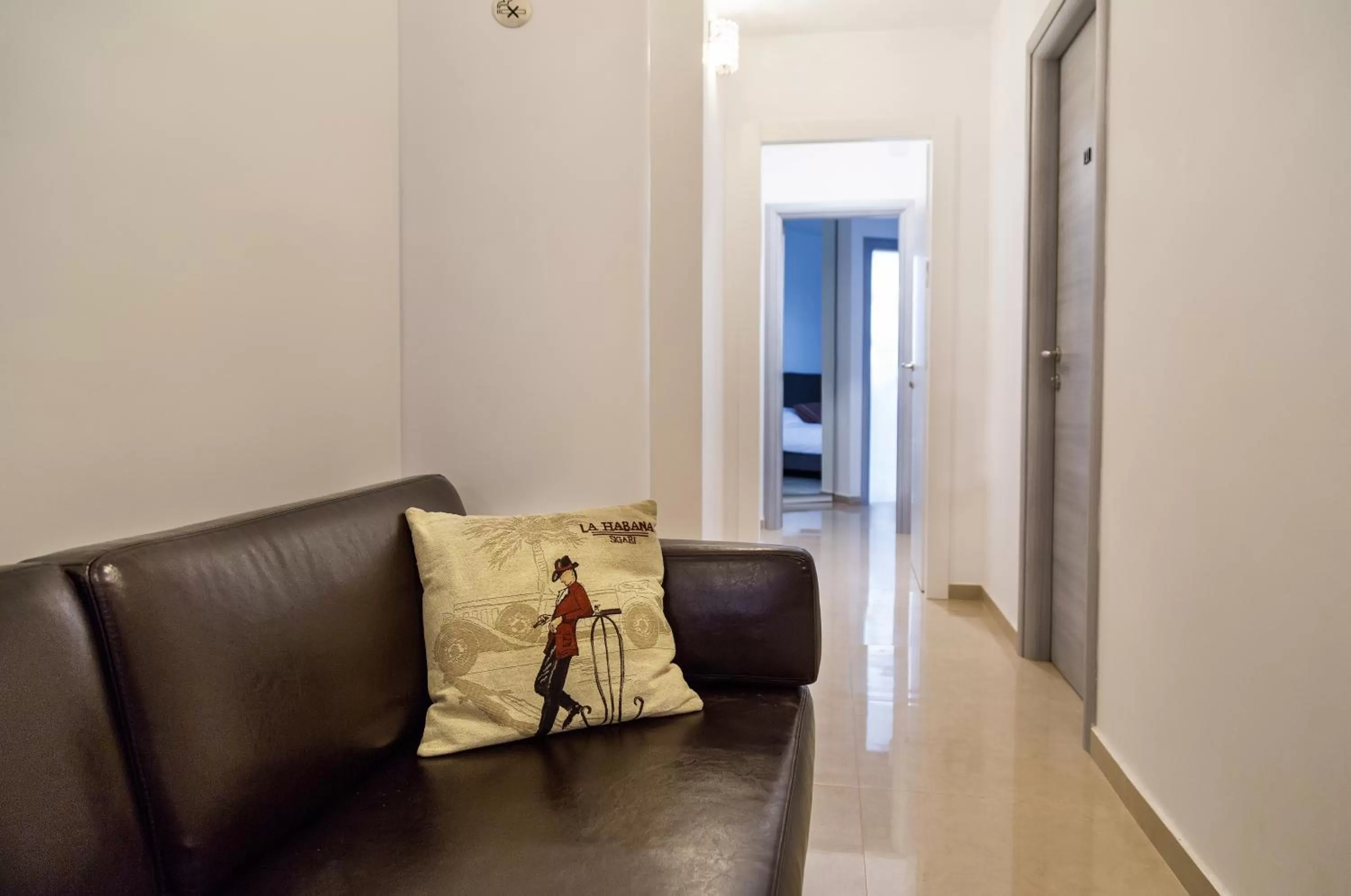 Decorative detail in Johnny Hotel