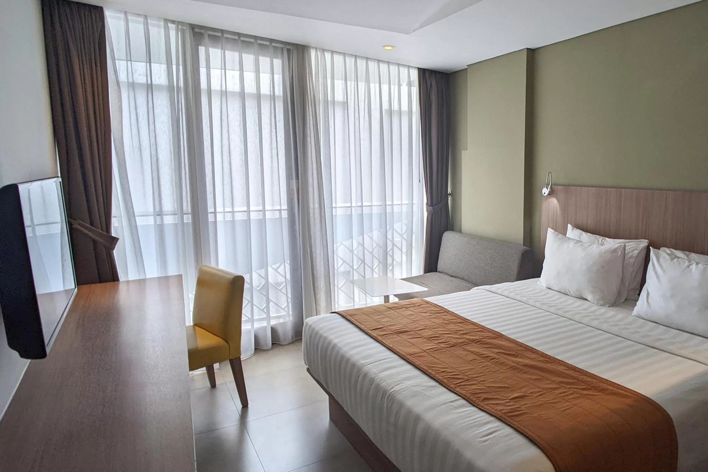 Deluxe King Room in Episode Kuta Bali