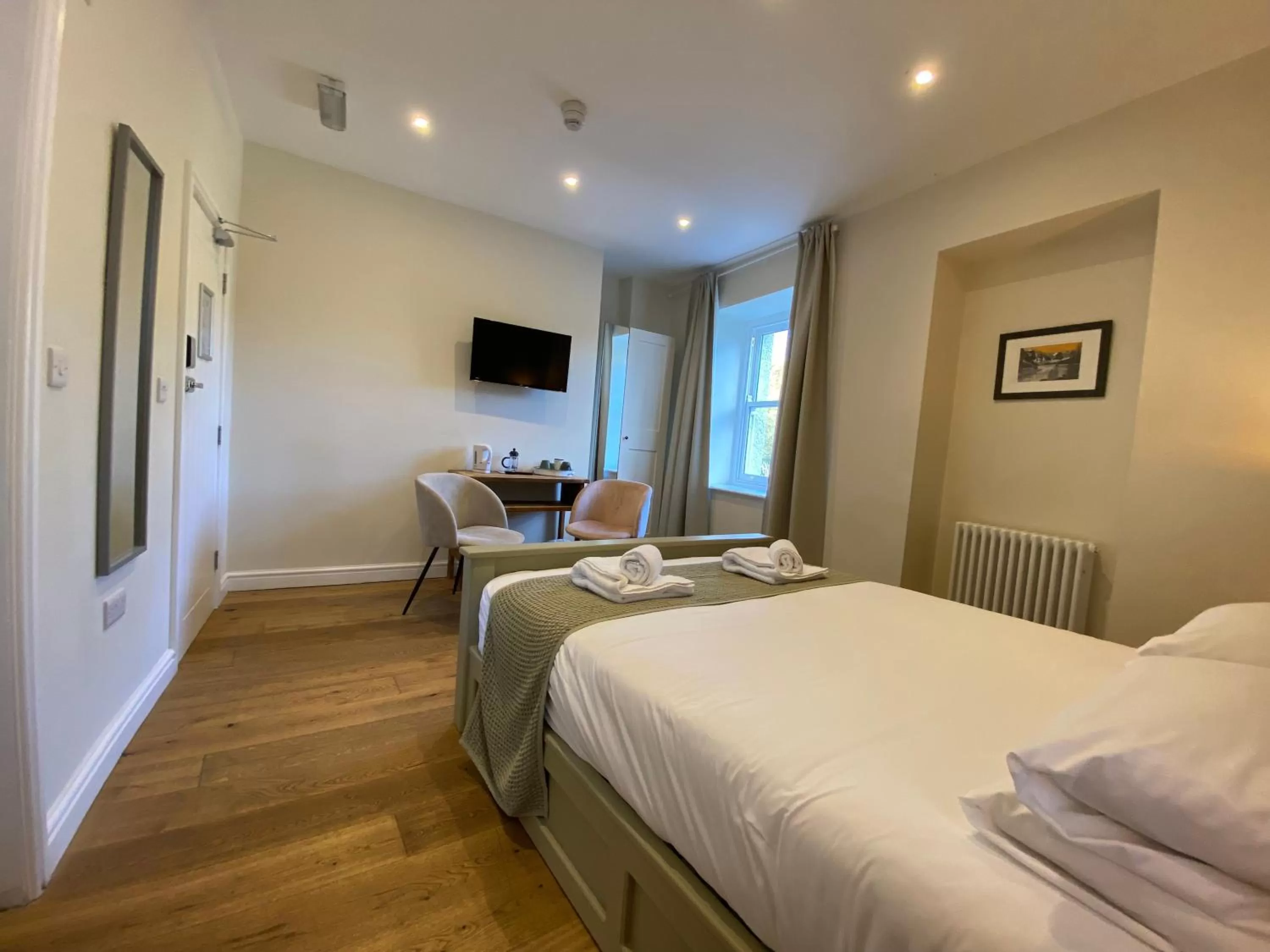 Photo of the whole room, Bed in Riverbanc