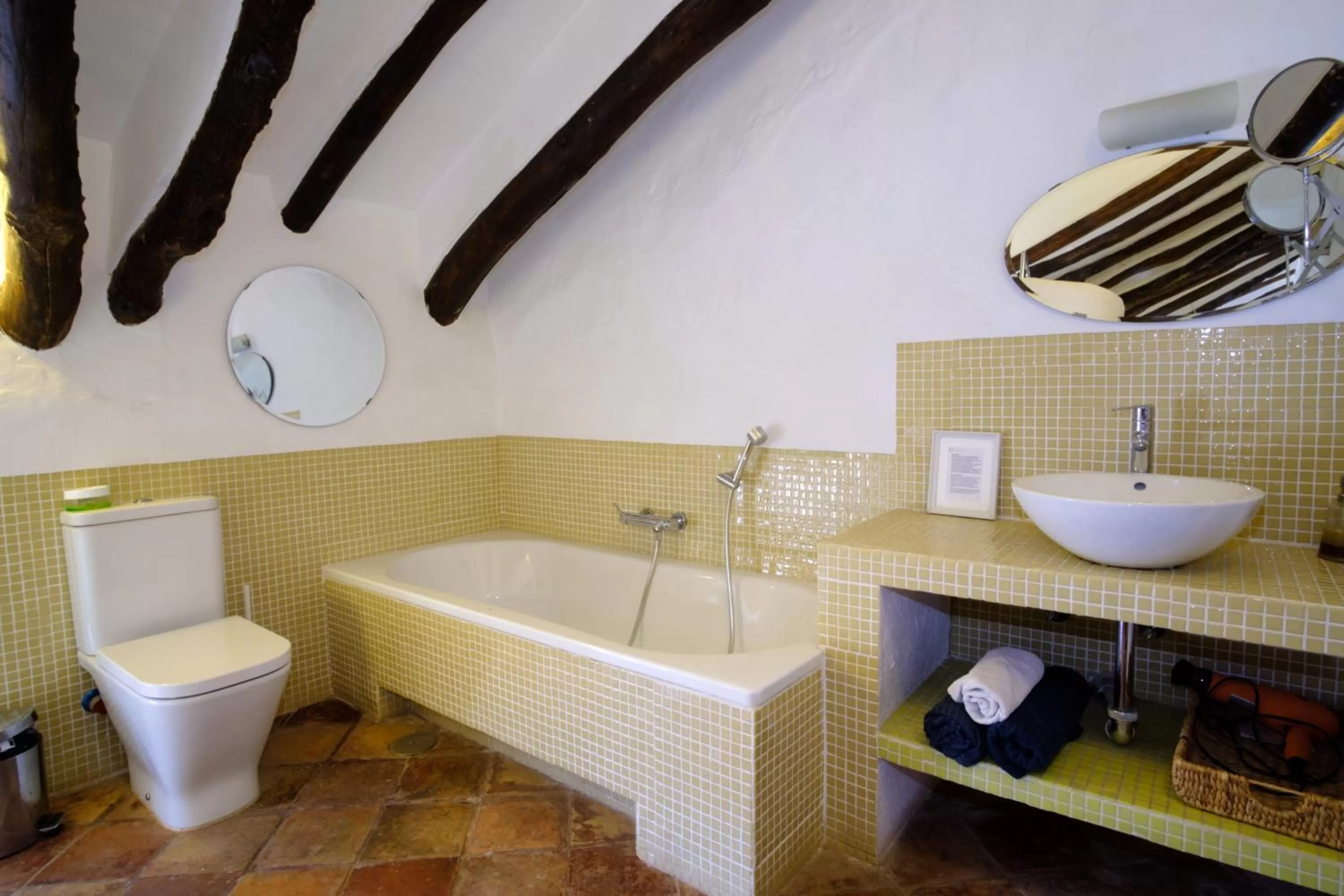 Bathroom in Almohalla51