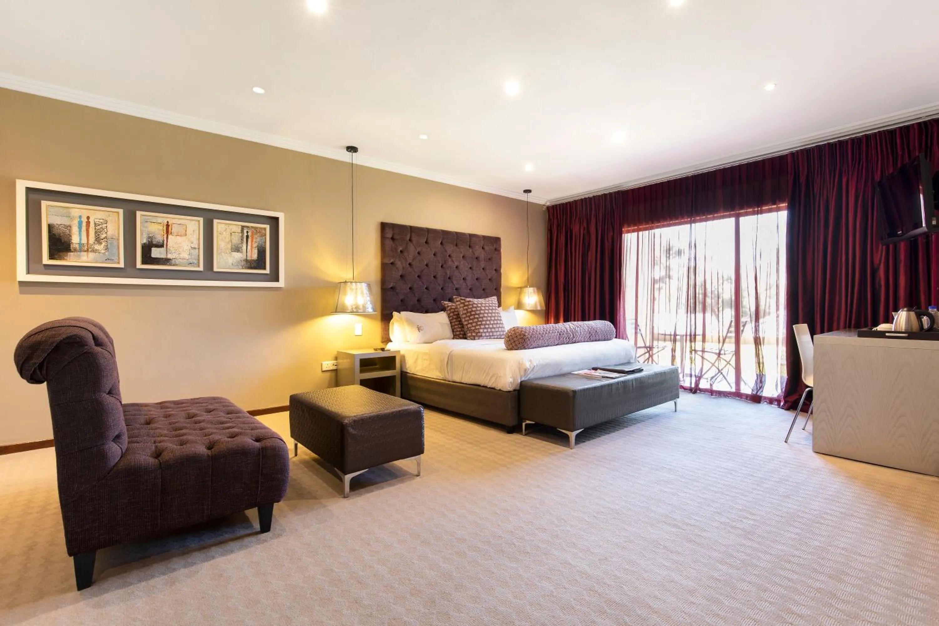 Photo of the whole room, Bed in St Andrews Hotel and Spa