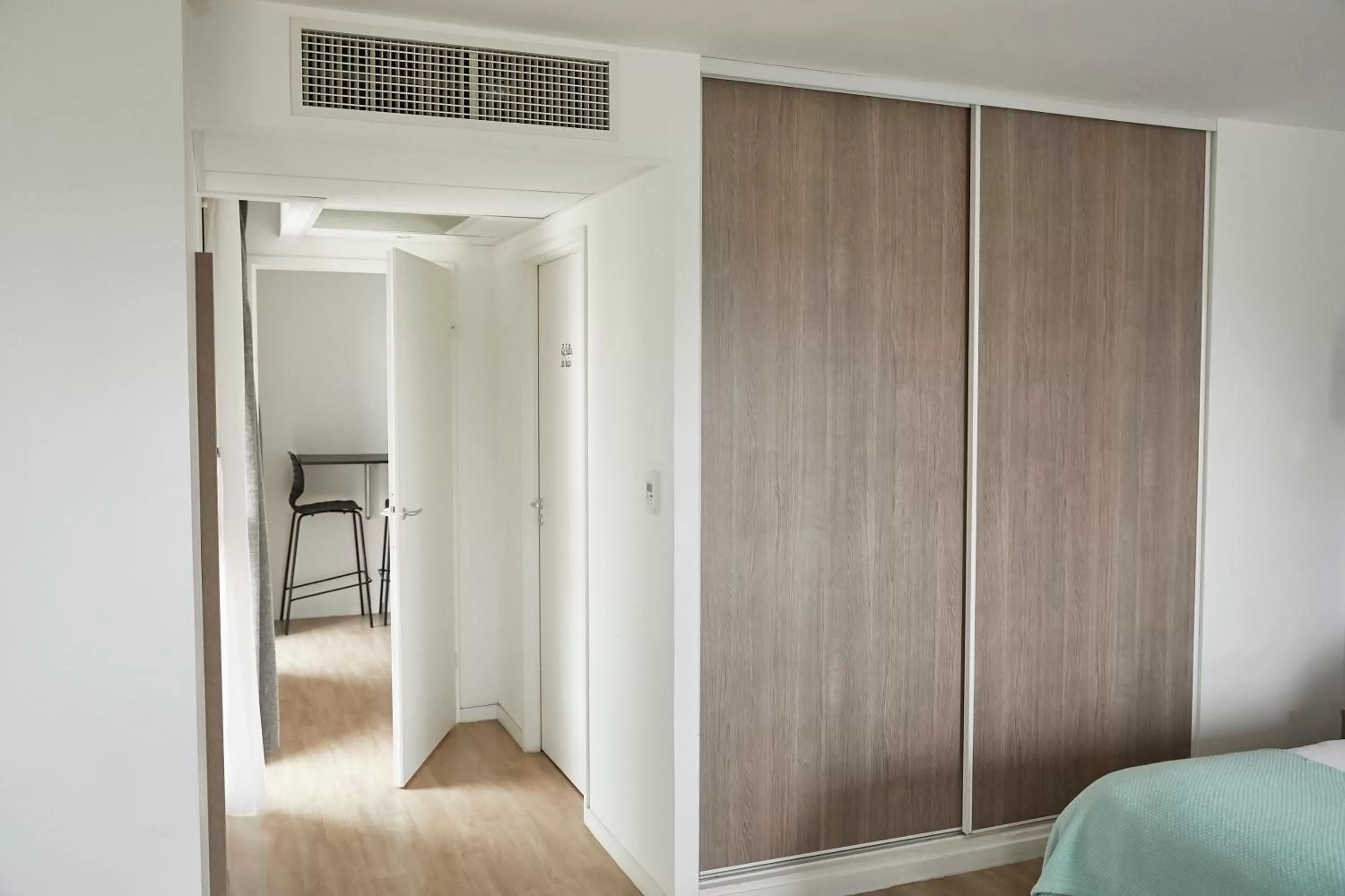wardrobe, Bed in Tulip Inn Massy Palaiseau - Residence