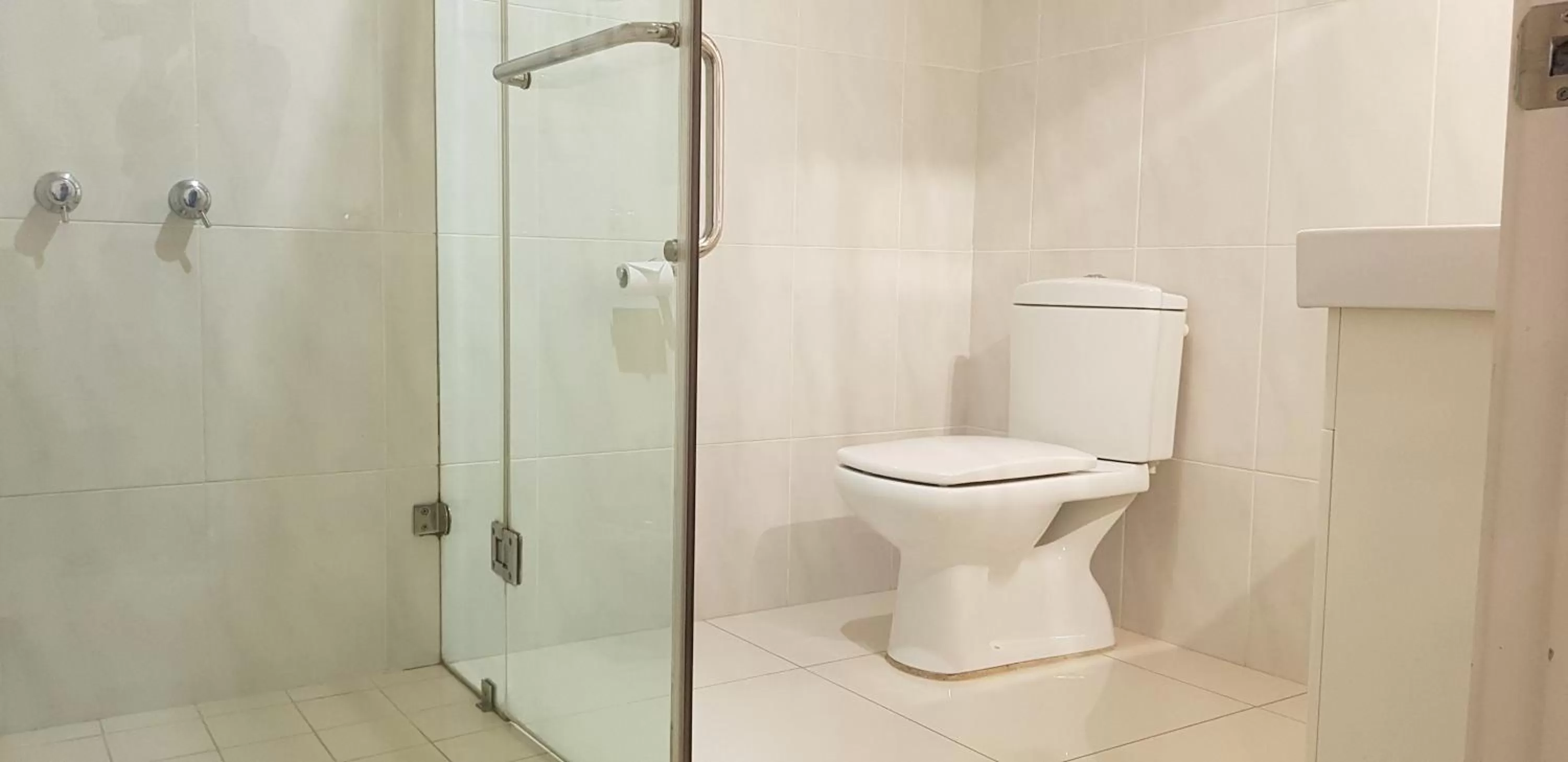 Shower in The Grand Motel