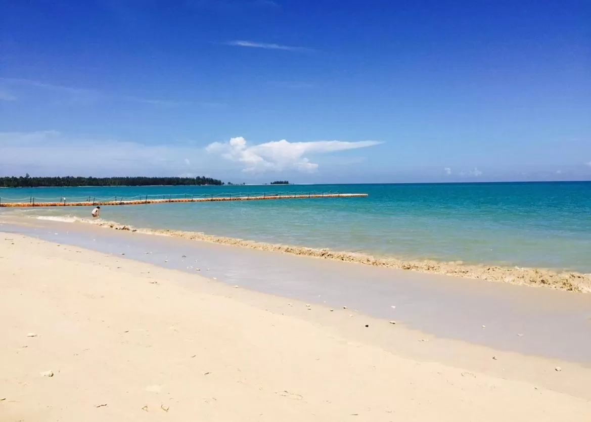 Beach in Ao Thong beach Bungalows