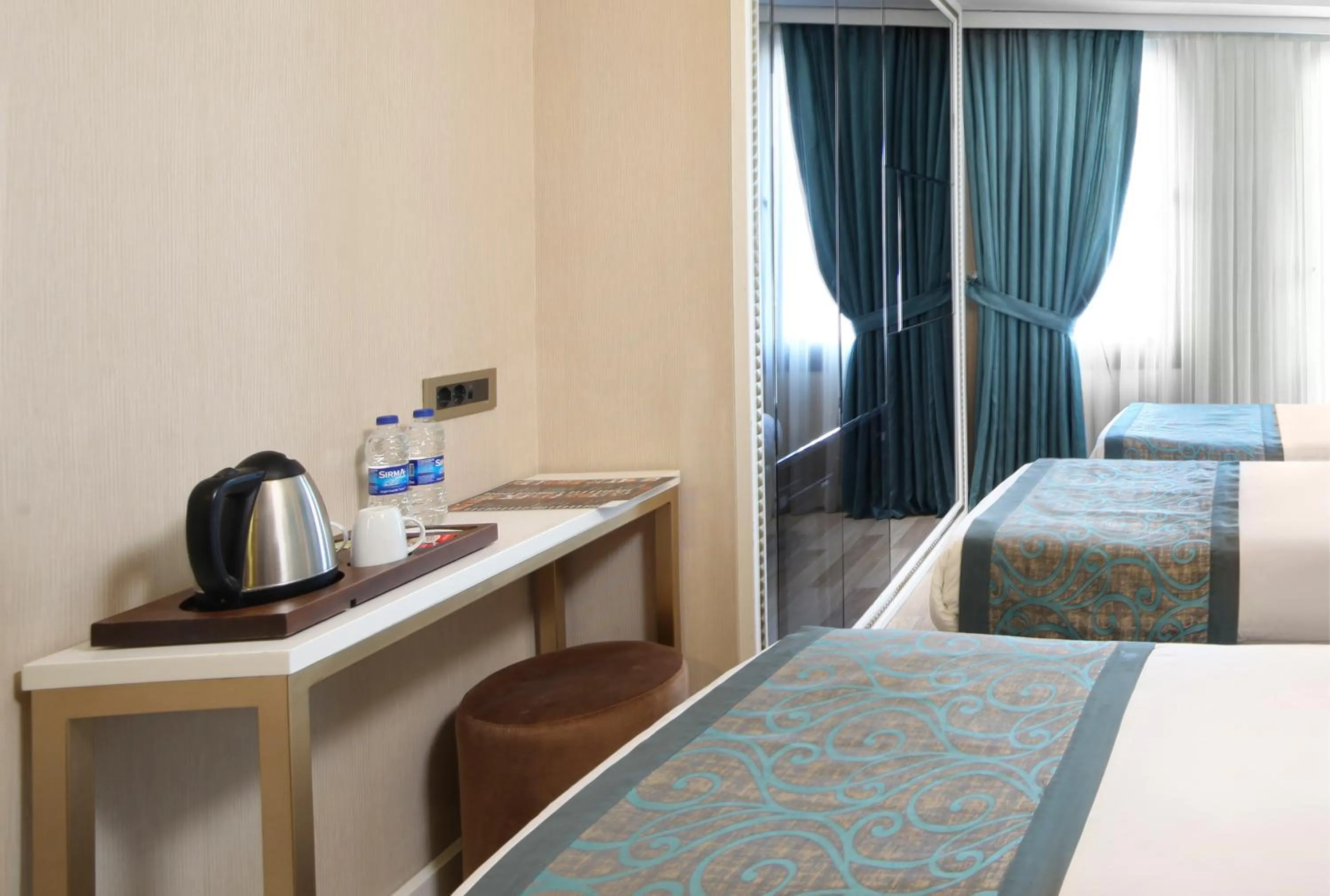 Coffee/tea facilities in Great Fortune Hotel & Spa