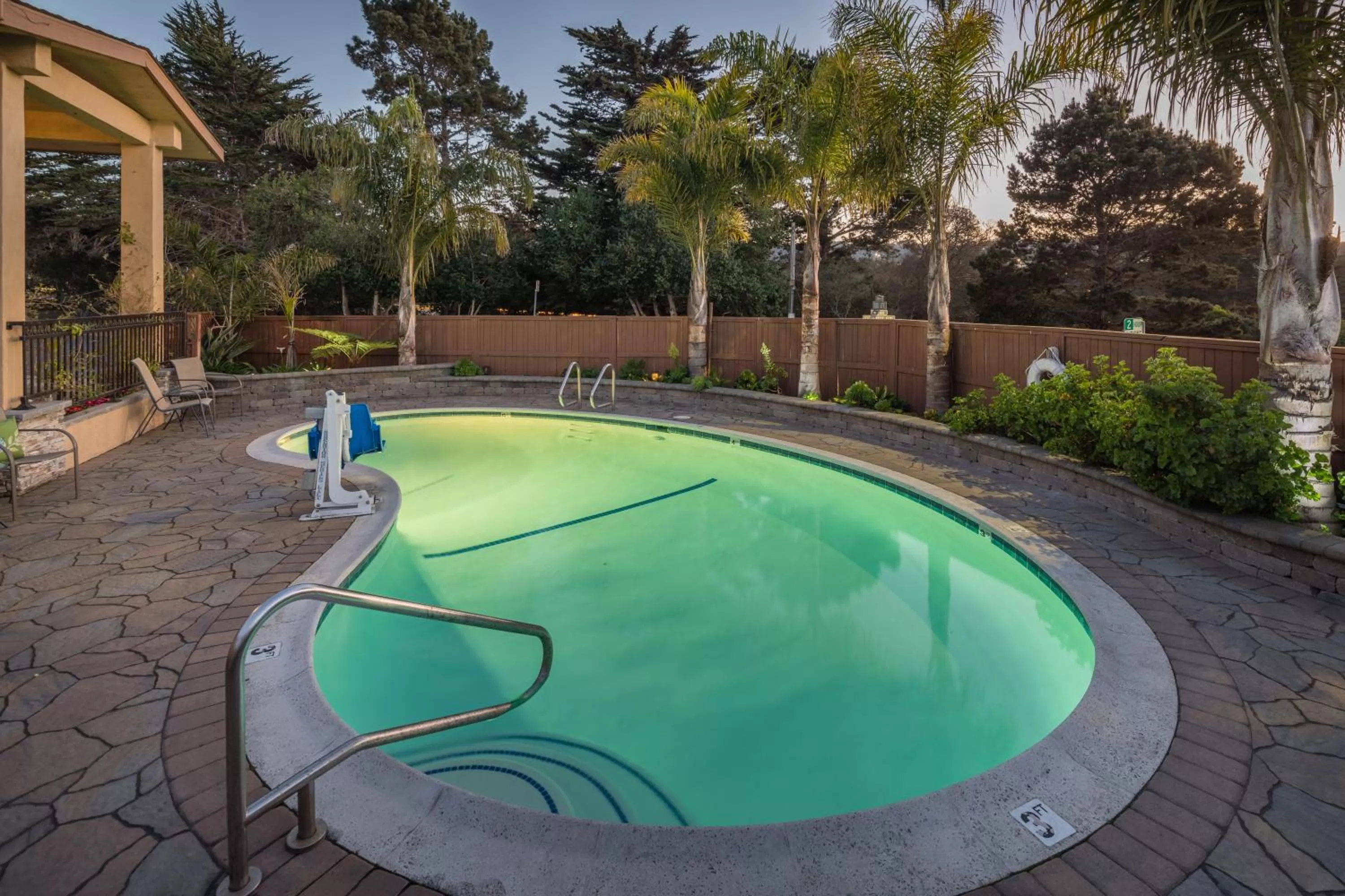 Swimming pool in Stage Coach Lodge
