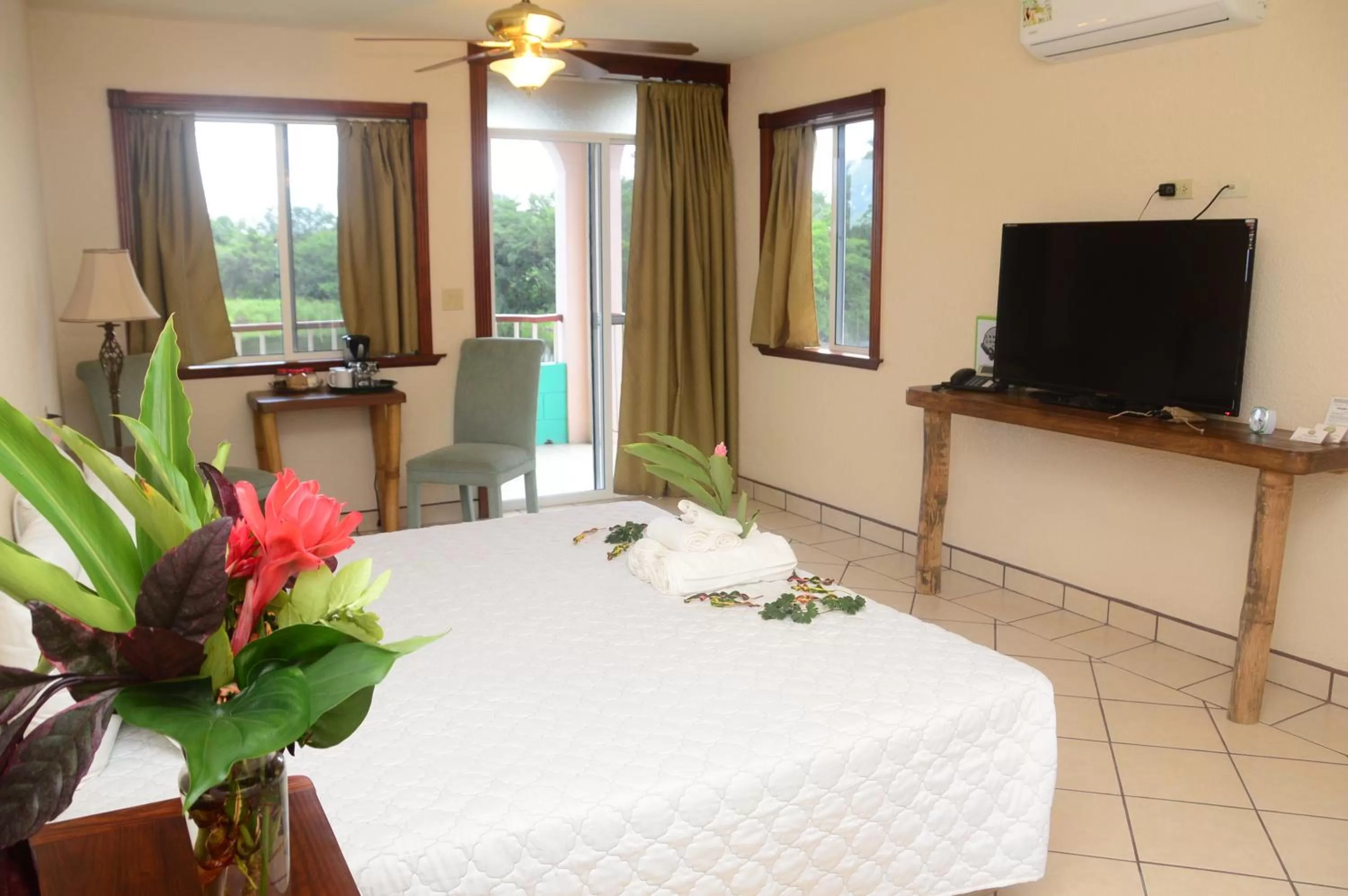 Lake view in Lamanai Hotel & Marina