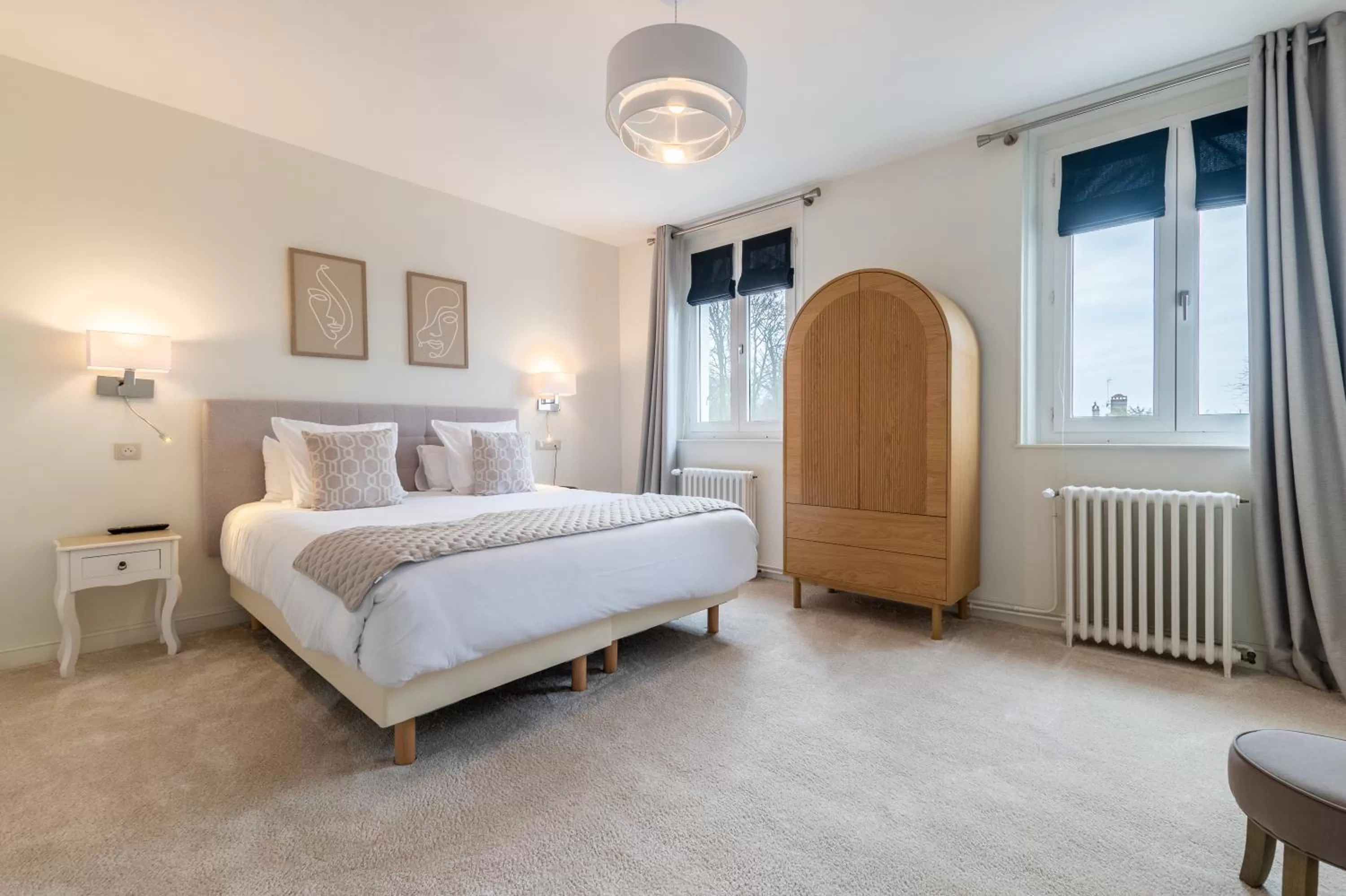 Bed in Hôtel Échappée en Baie - Parking privé gratuit dont forfaits bornes électriques réservable