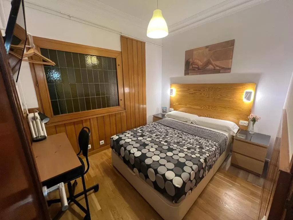 Bed in Nuevo Balmes Habitaciones