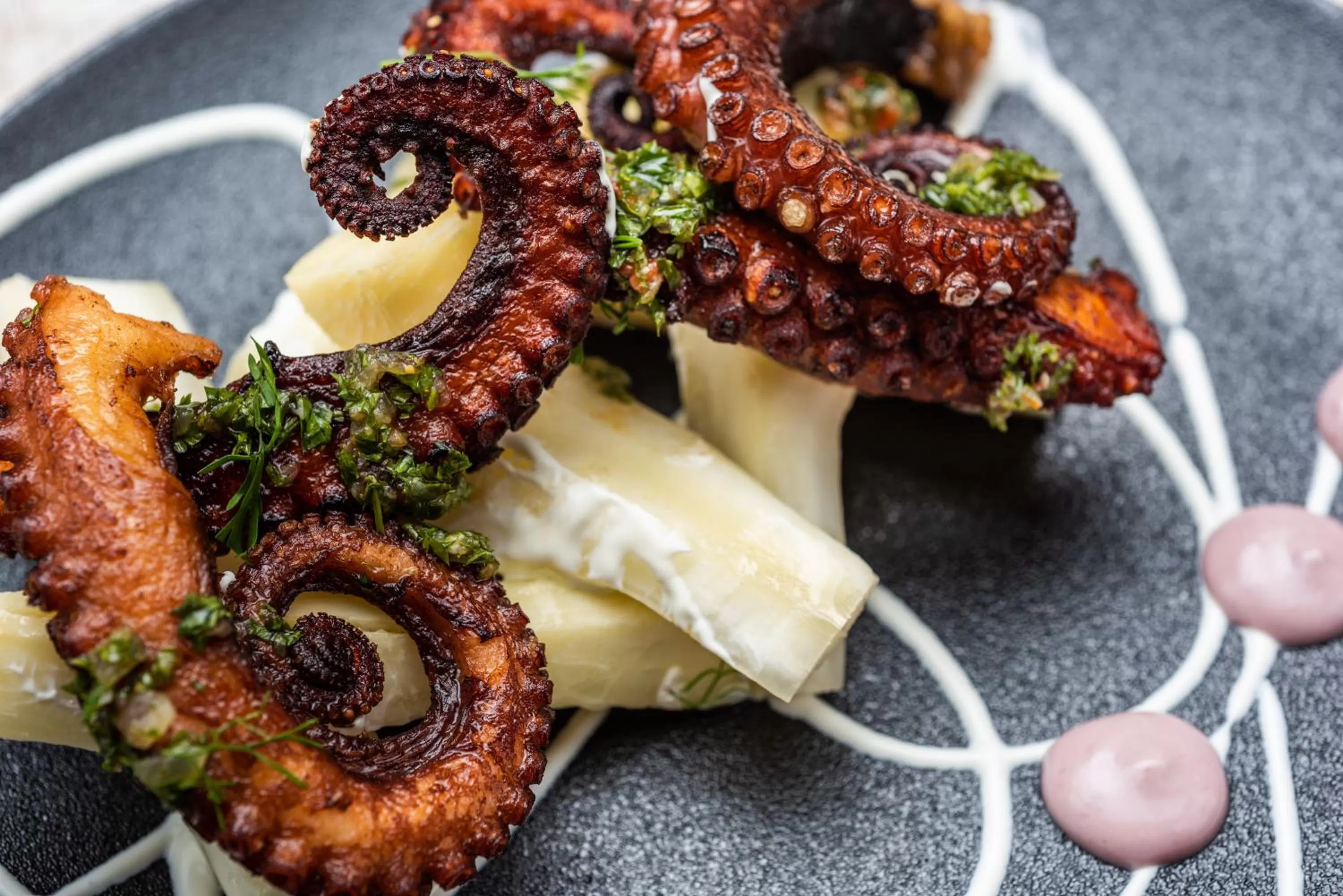 Food and drinks in Oz Hotel Luxury