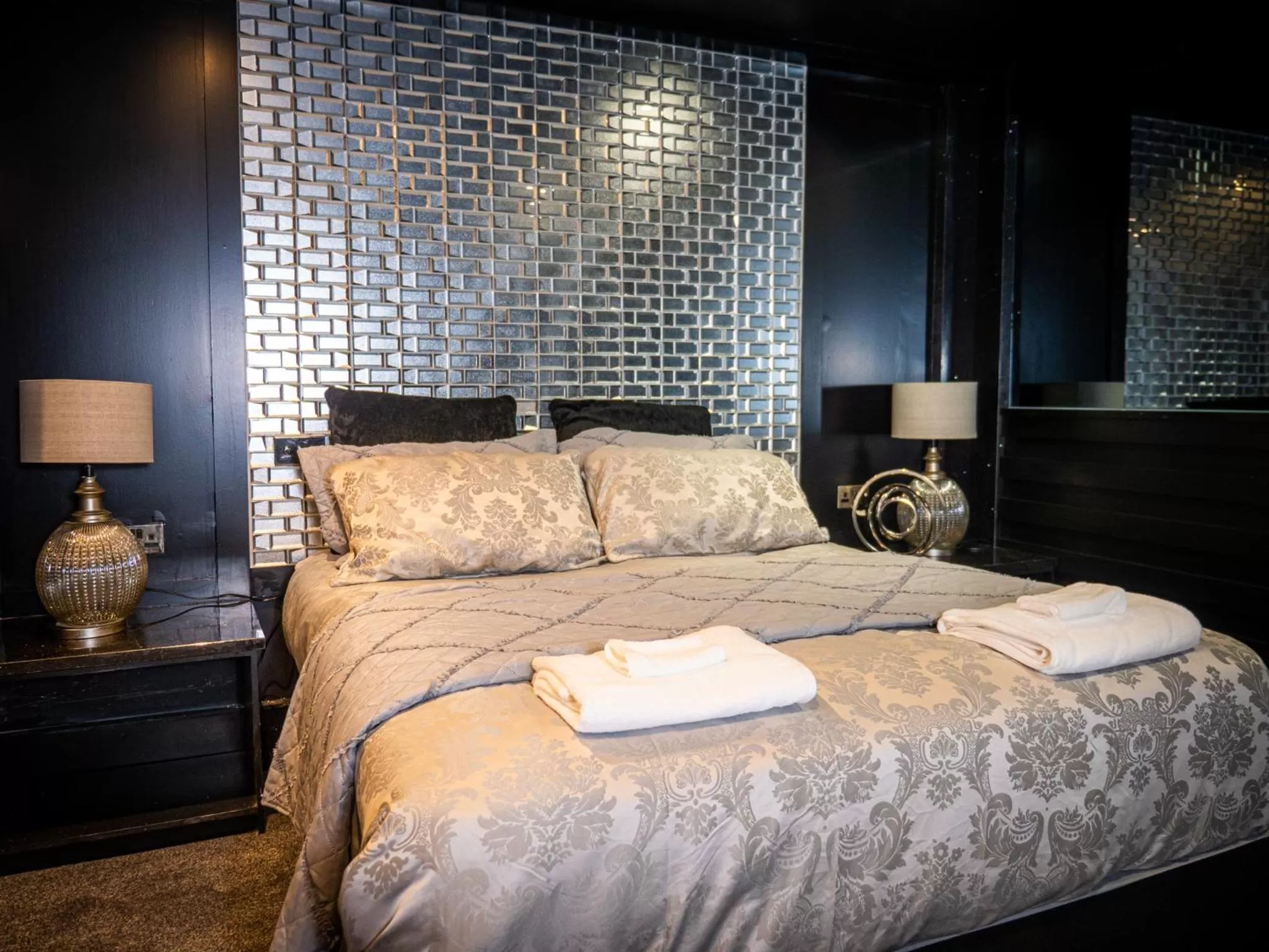 Bed in The Sea Lounge Accomodation