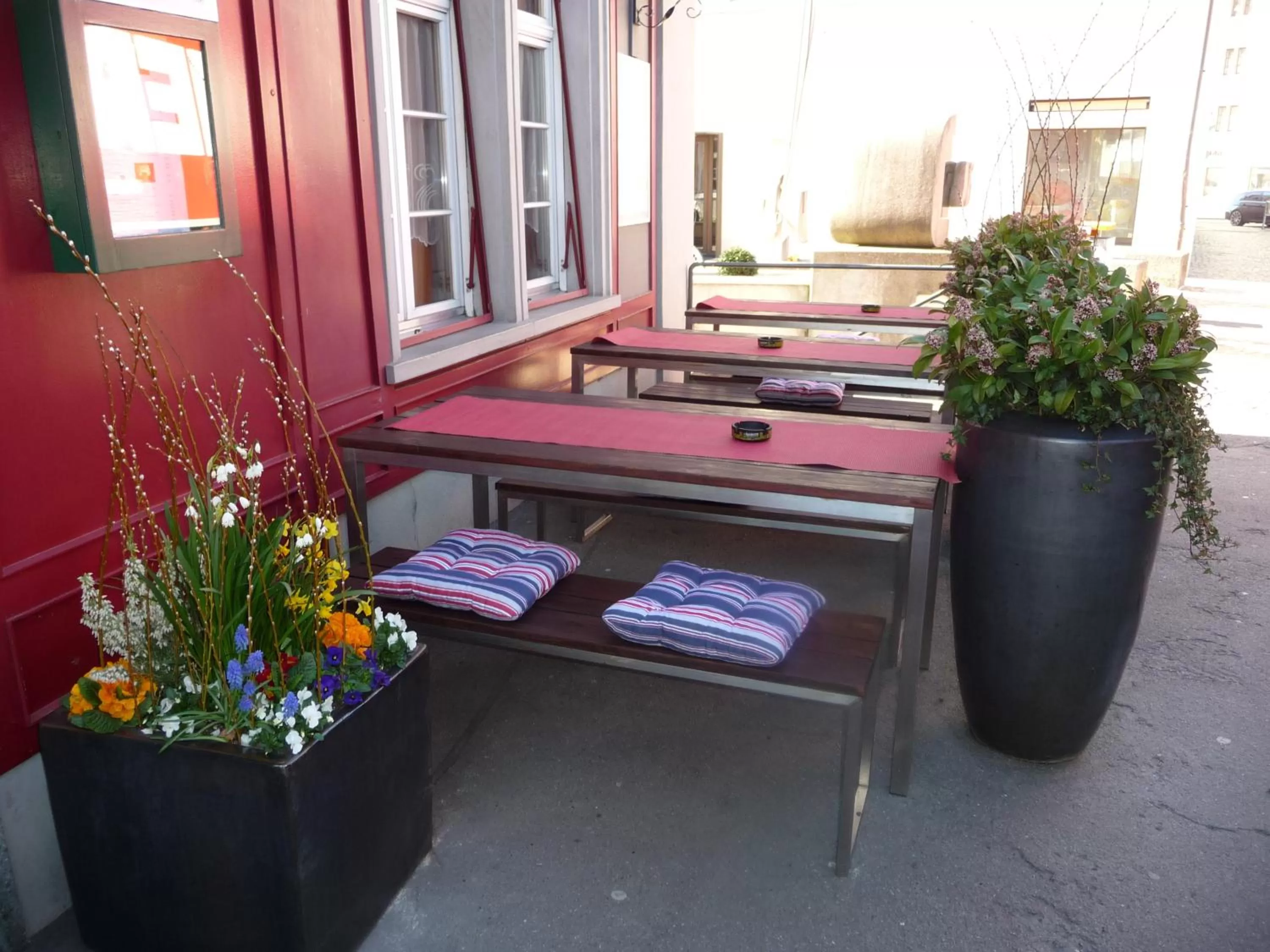 Restaurant/places to eat in Gasthof zum Falken