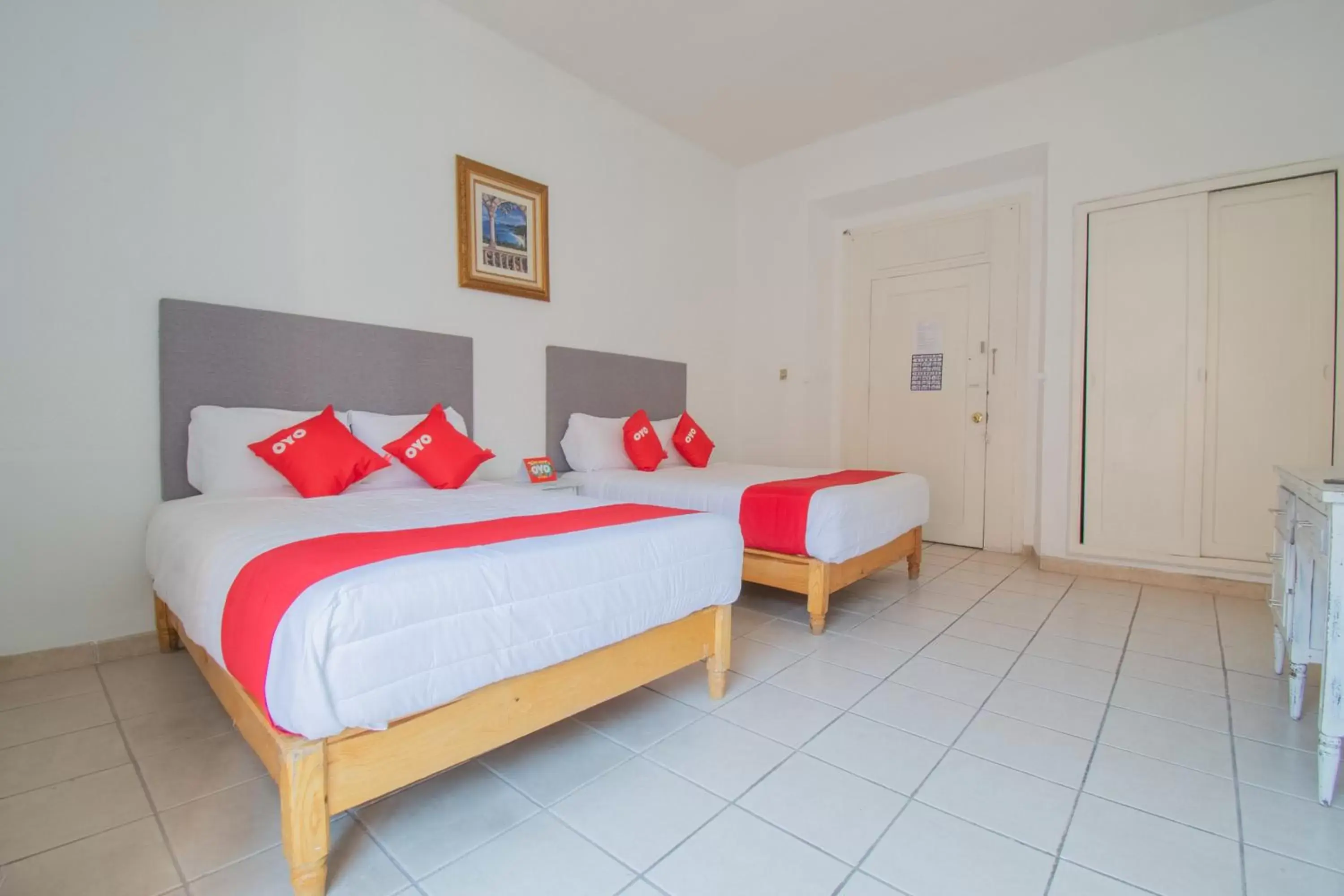 Standard Two Beds in Hotel Imperial Standard Two Beds in Hotel Imperial