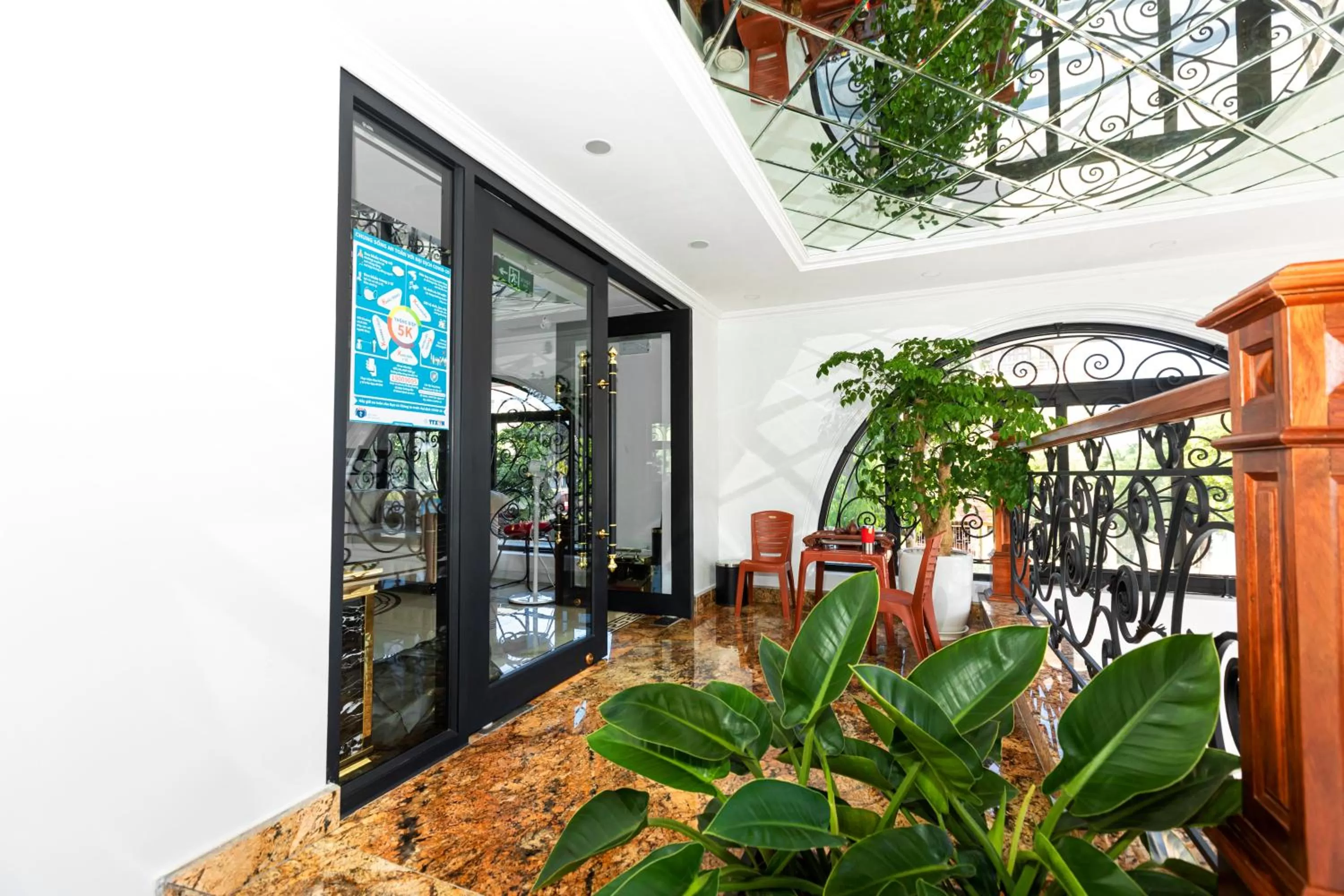 Facade/entrance in Minh Phong Hotel Ha Long