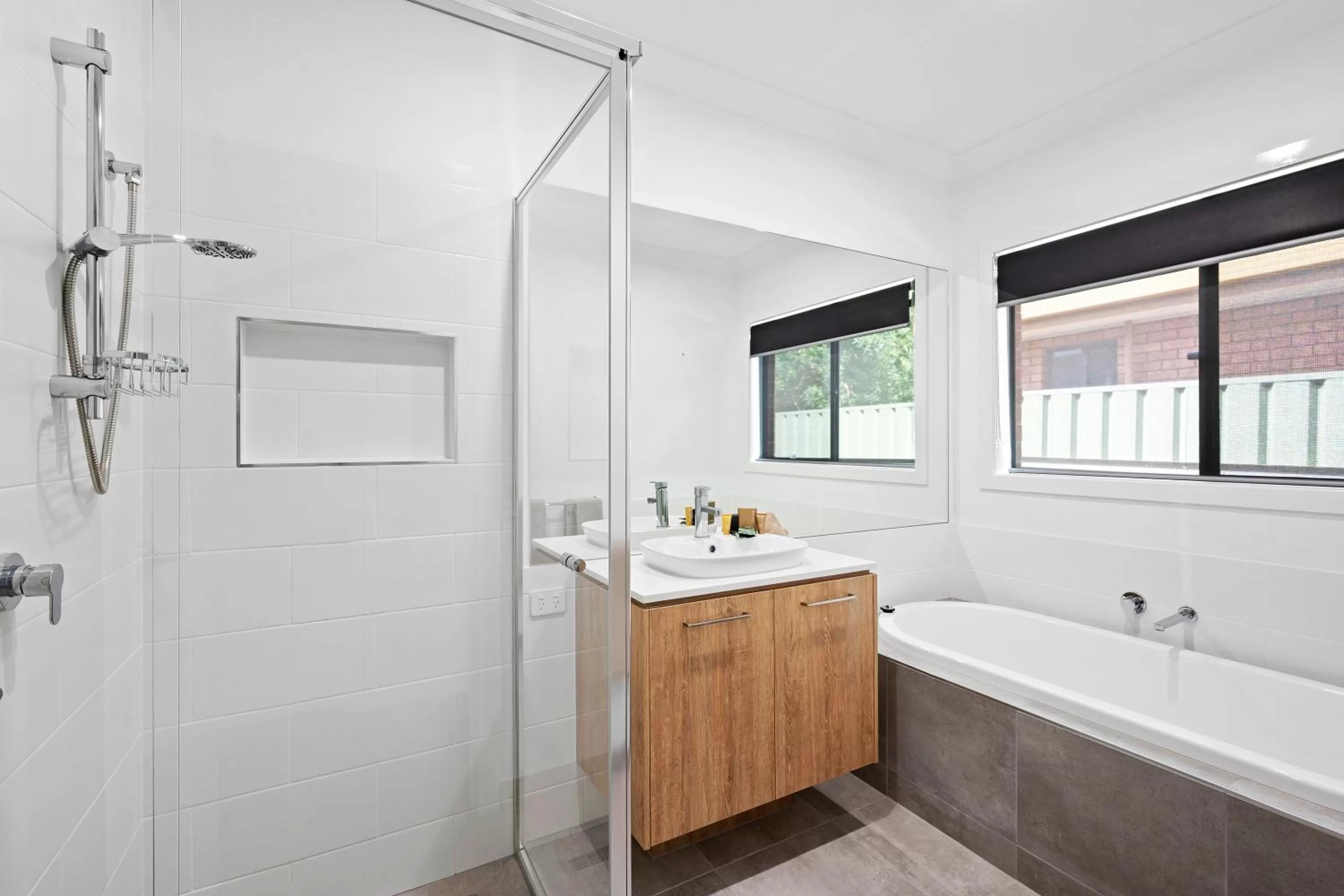 Shower in Julie-Anna, Bendigo