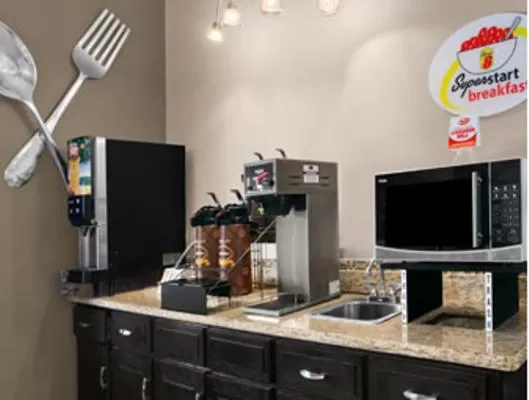 Continental breakfast in Super 8 by Wyndham Stafford/Springfield Area