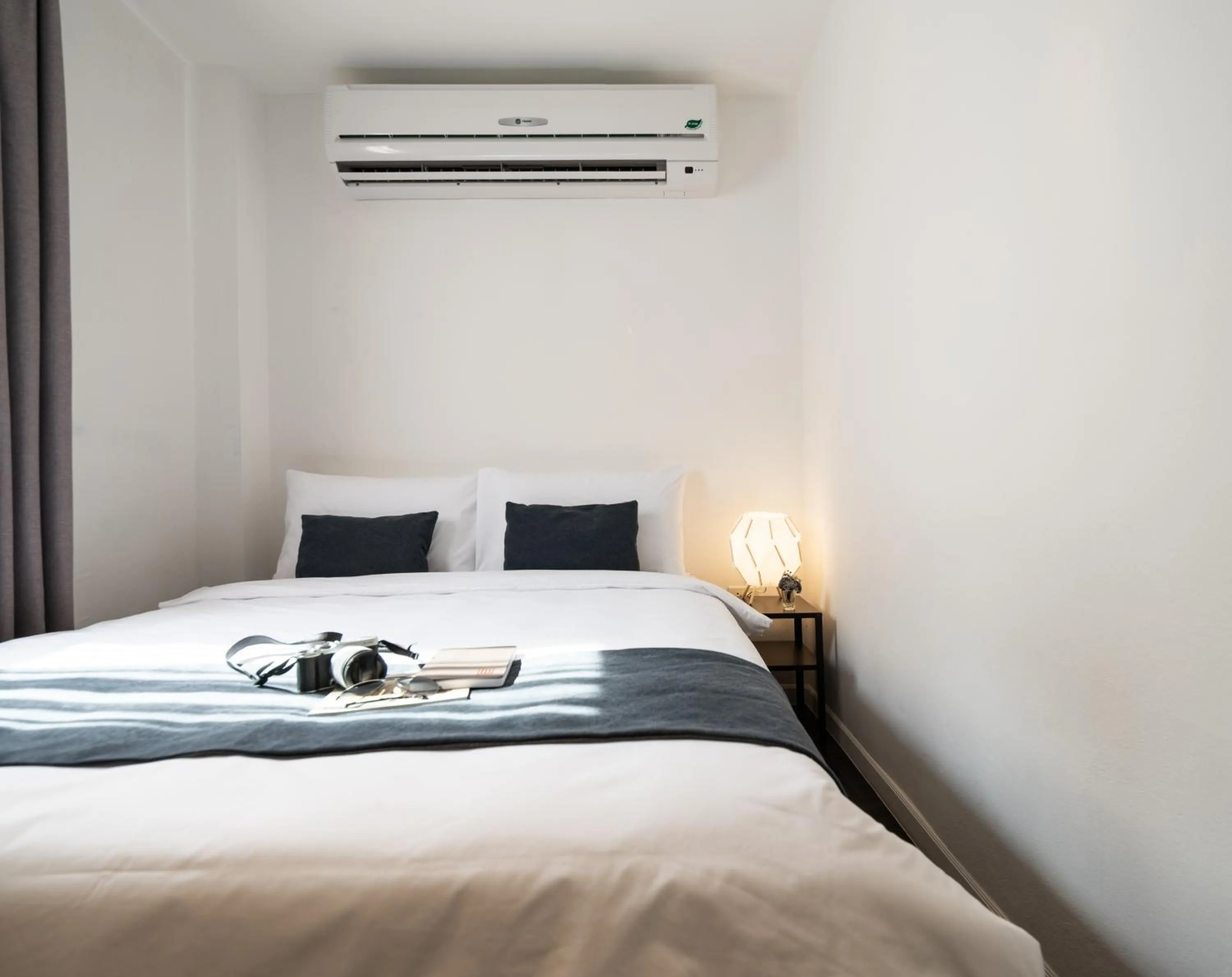 Bed in Warm Window Silom