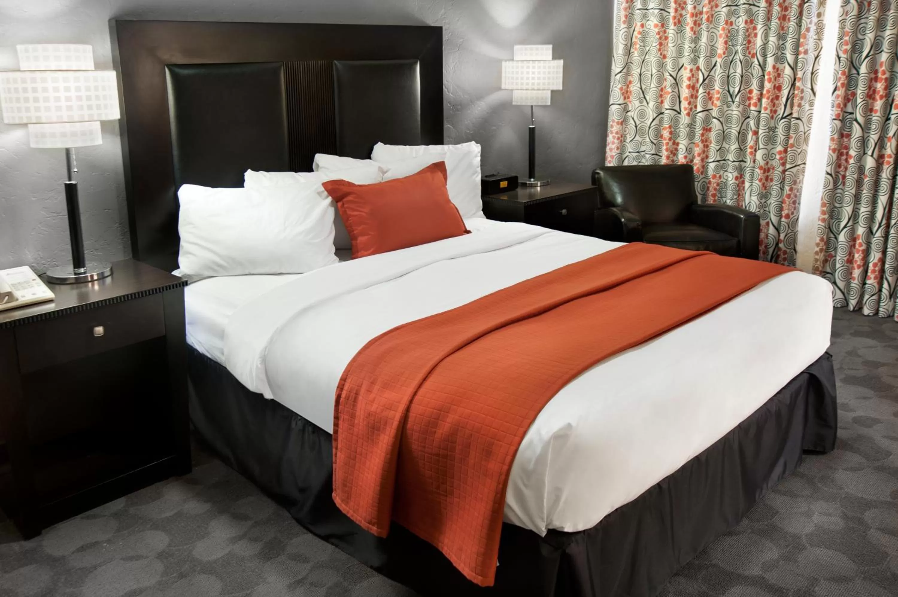 Bed in Golden Gate Casino Hotel