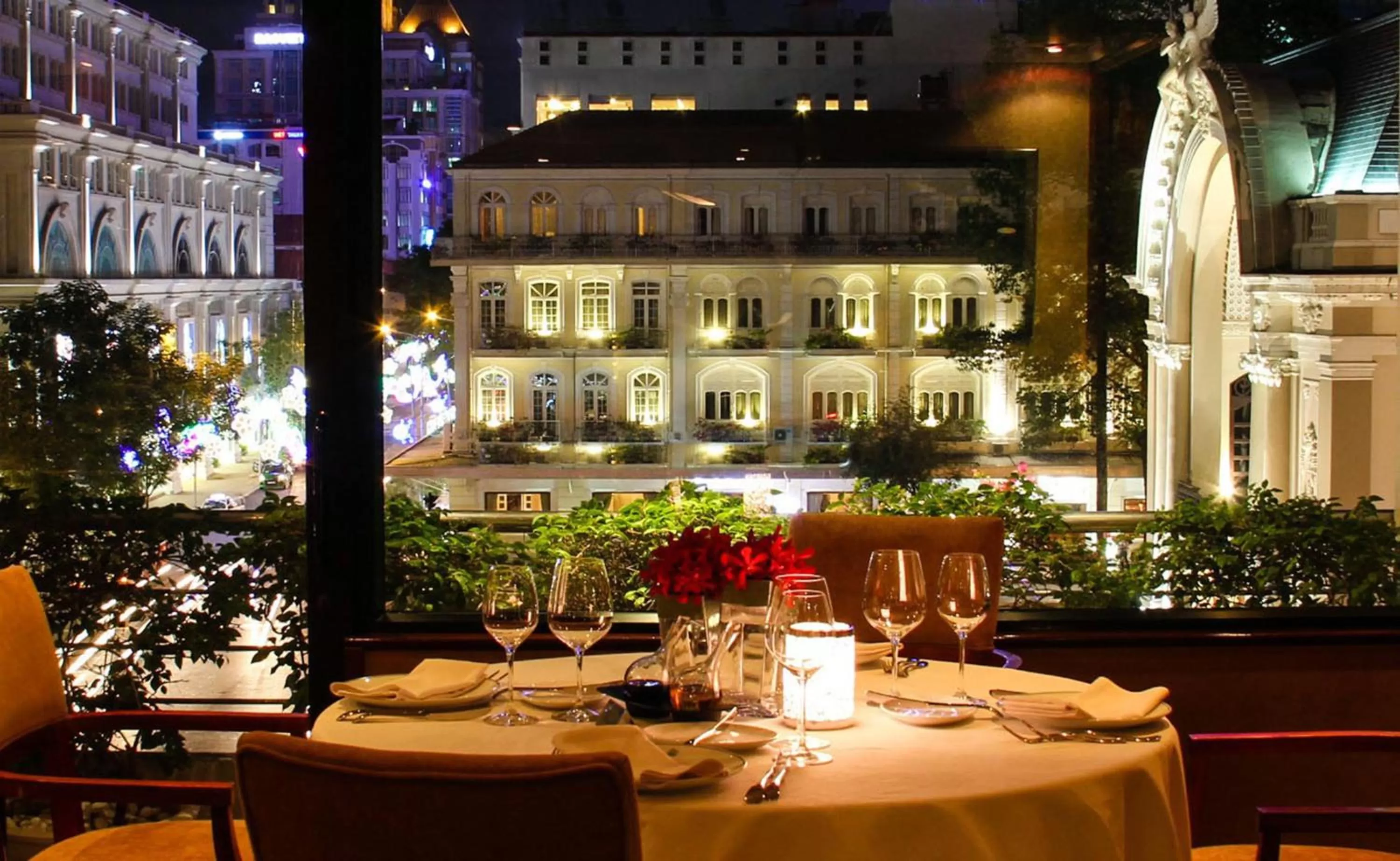 Restaurant/places to eat in Caravelle Saigon