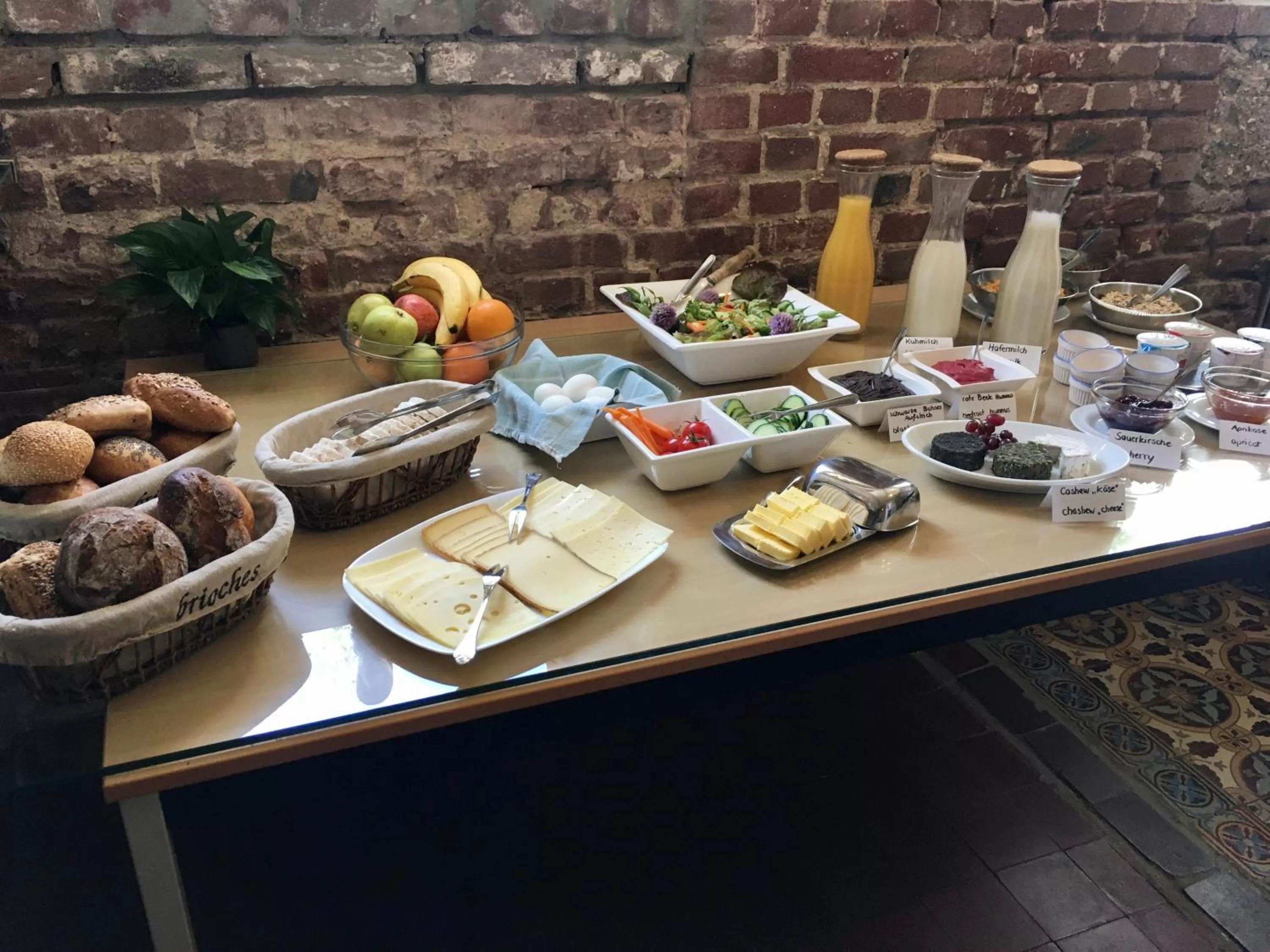 Food and drinks in World House Wetten