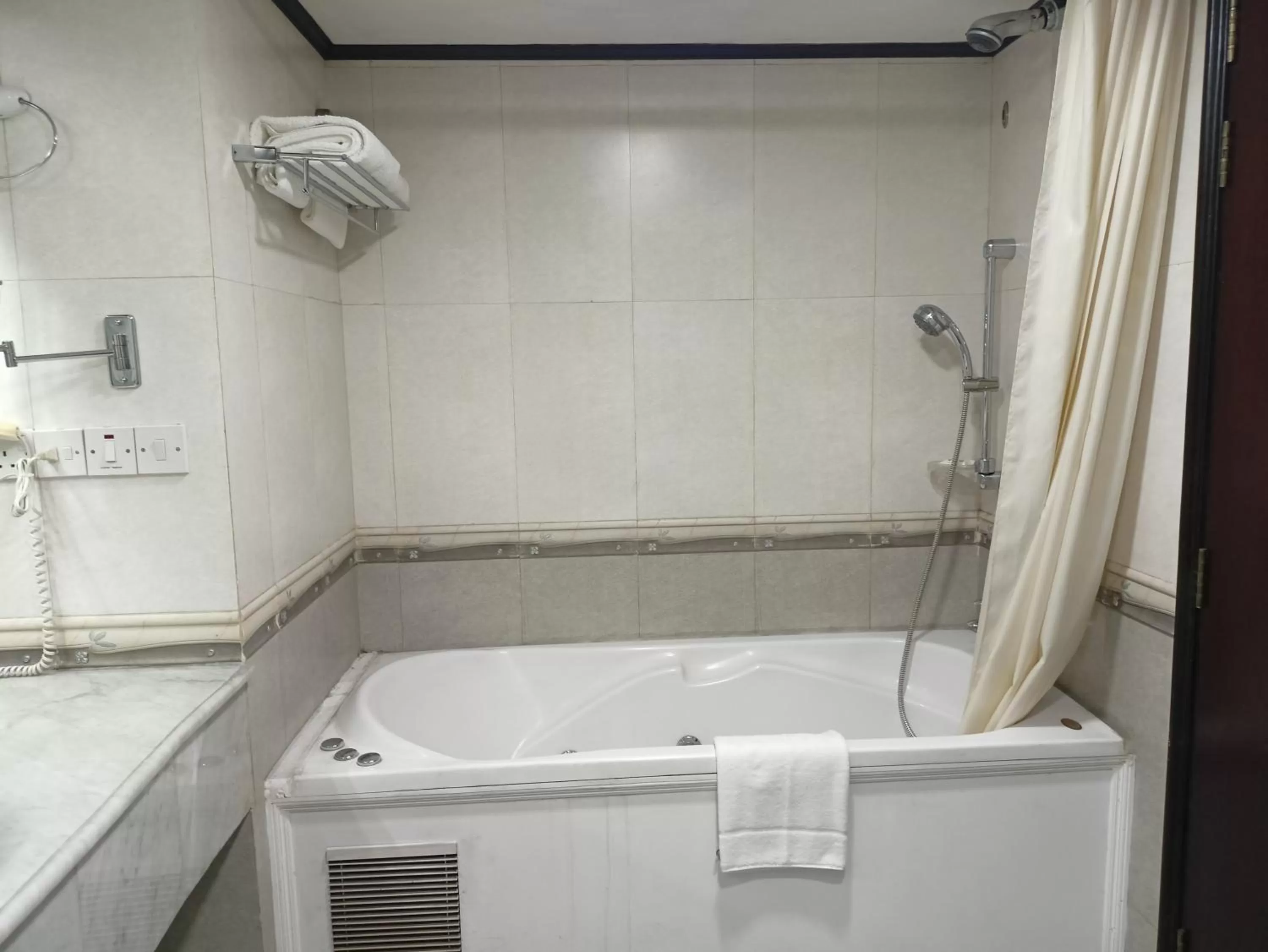 Bathroom in Hotel Sarina