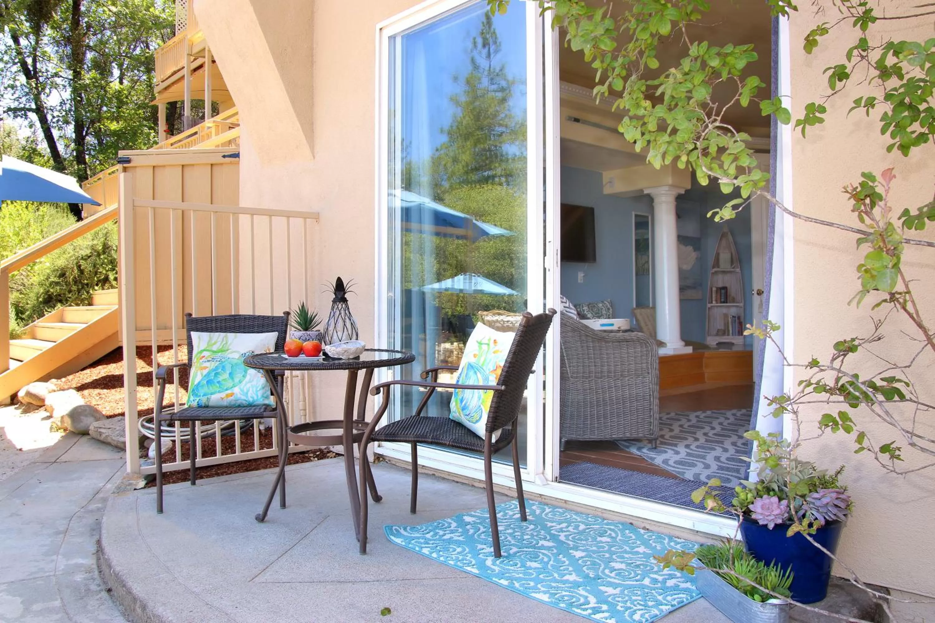 Patio in Bella Vista Bed and Breakfast