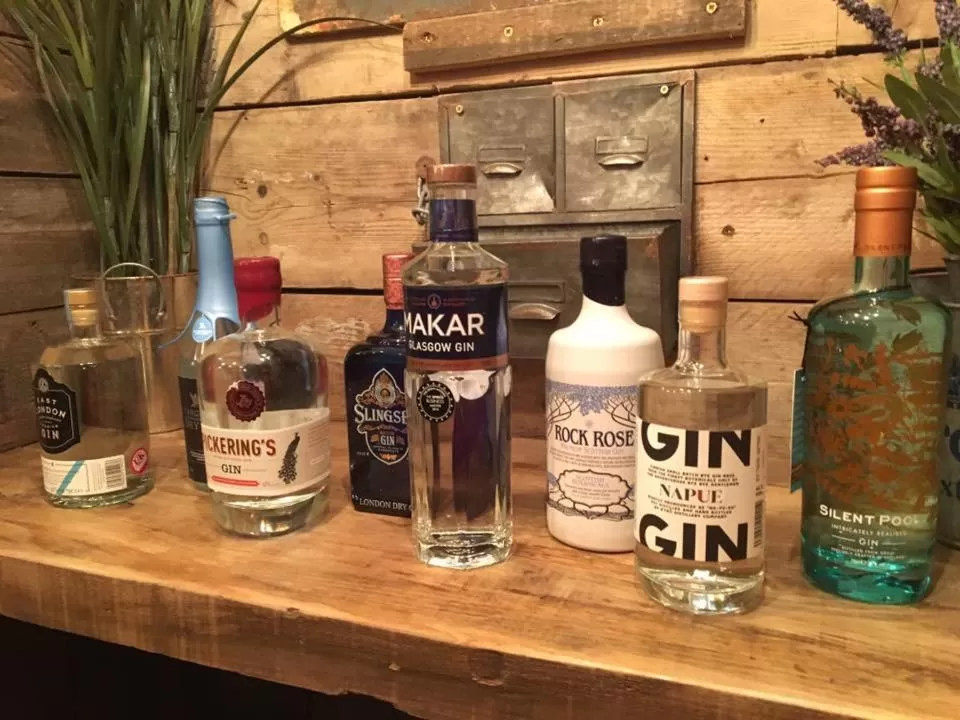 Drinks in Leaside Hotel