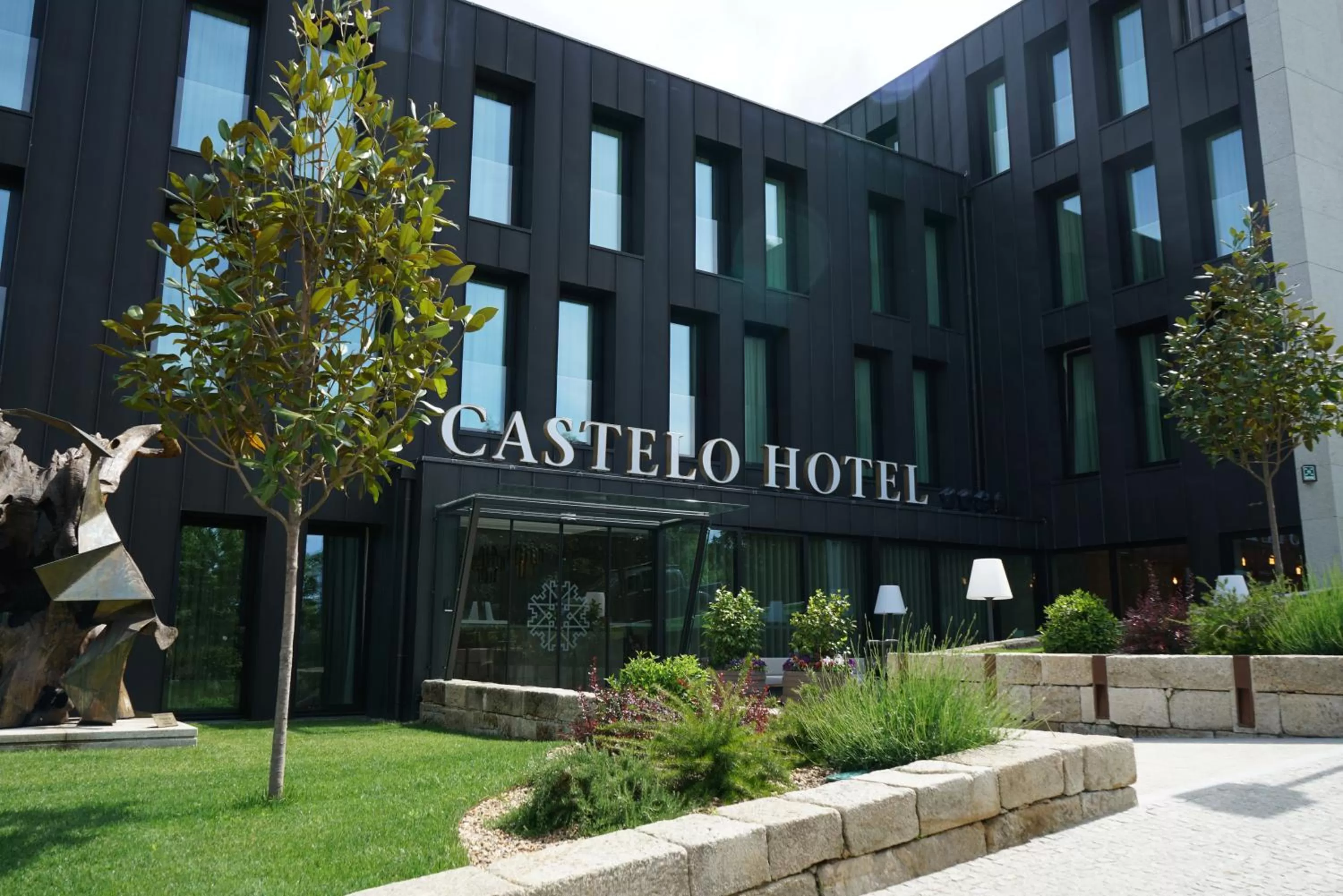Property building in Castelo Hotel