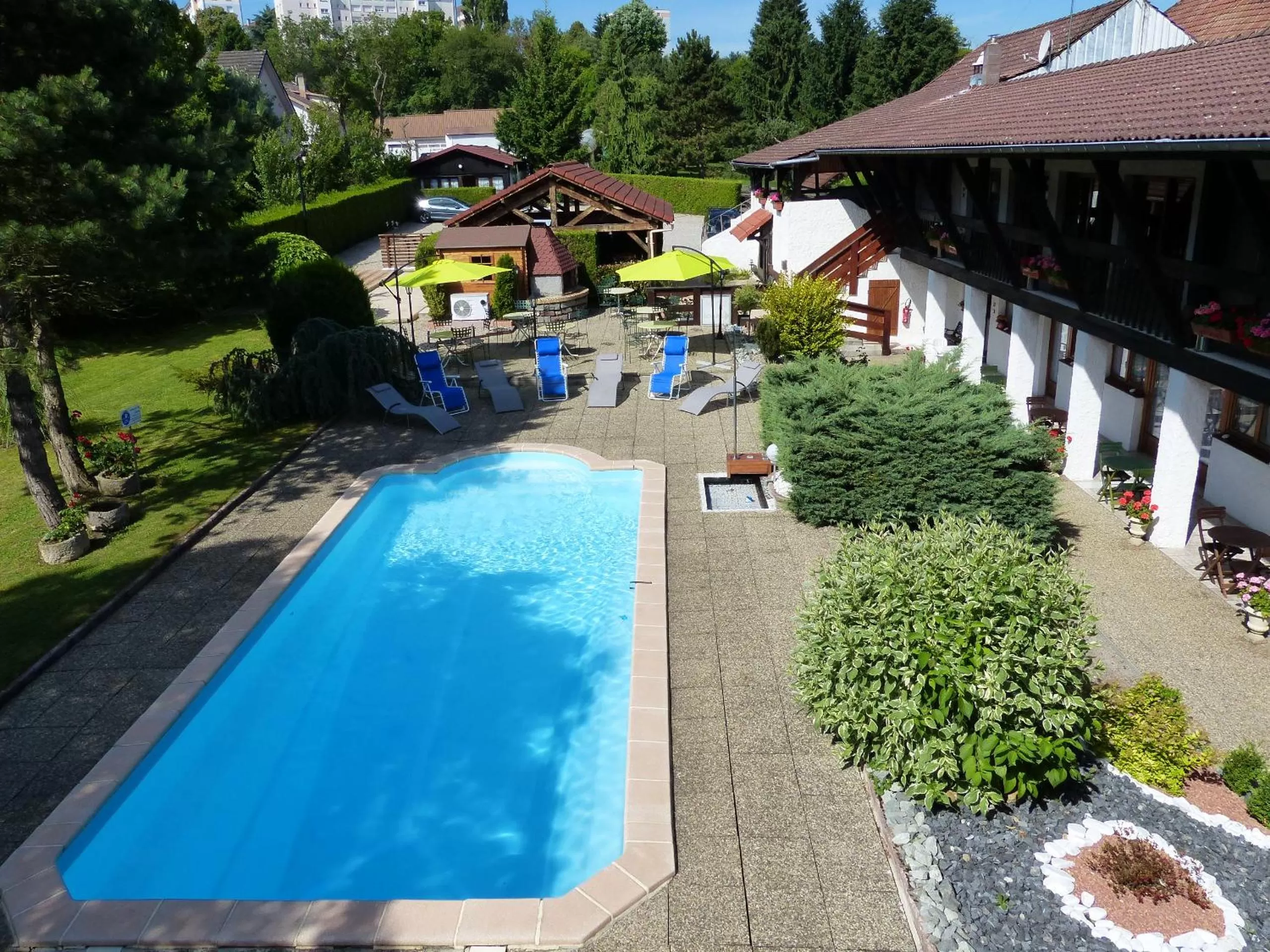 Swimming pool in La Vieille Ferme