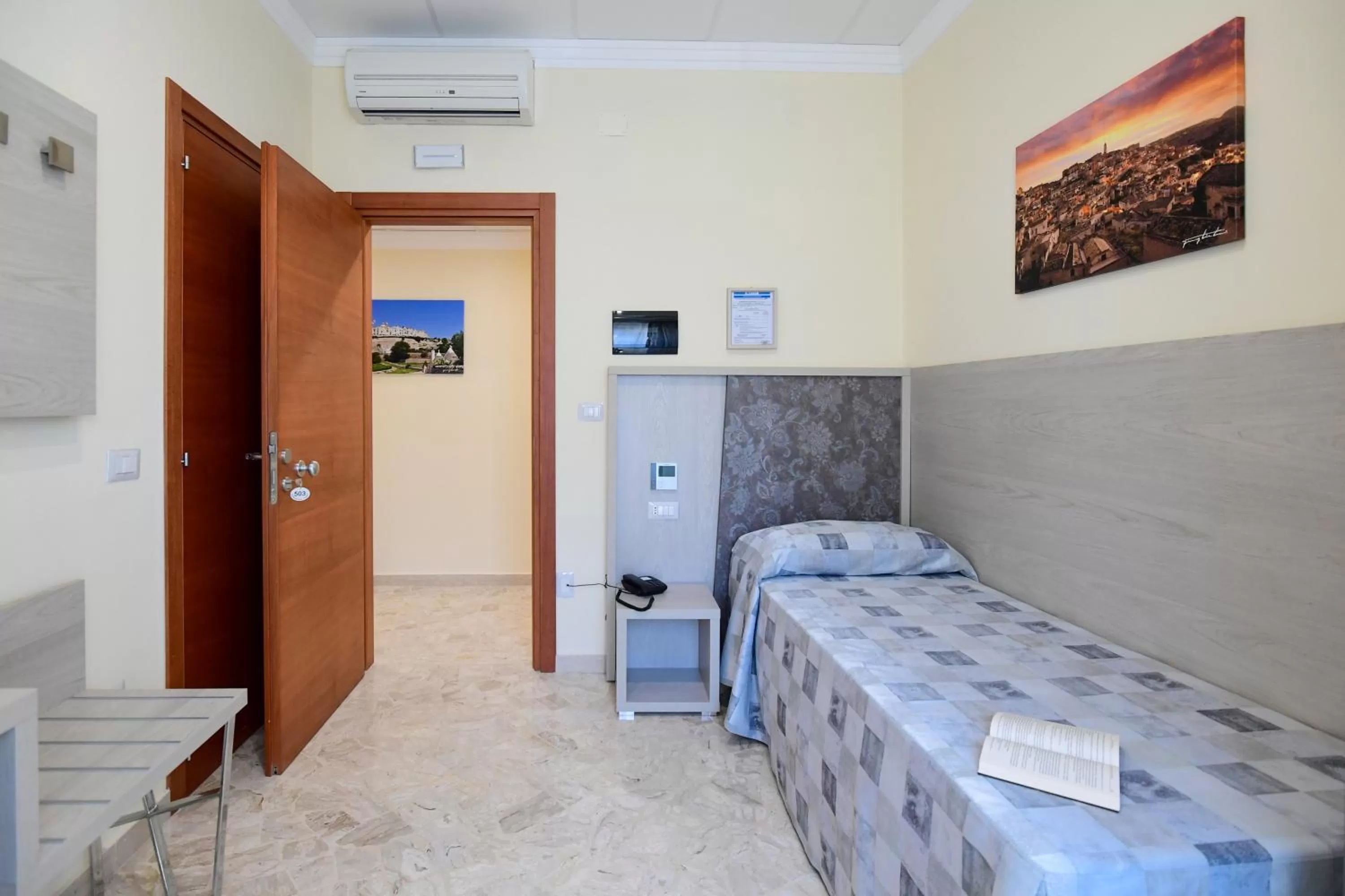 Standard Single Room in Hotel Auditorium