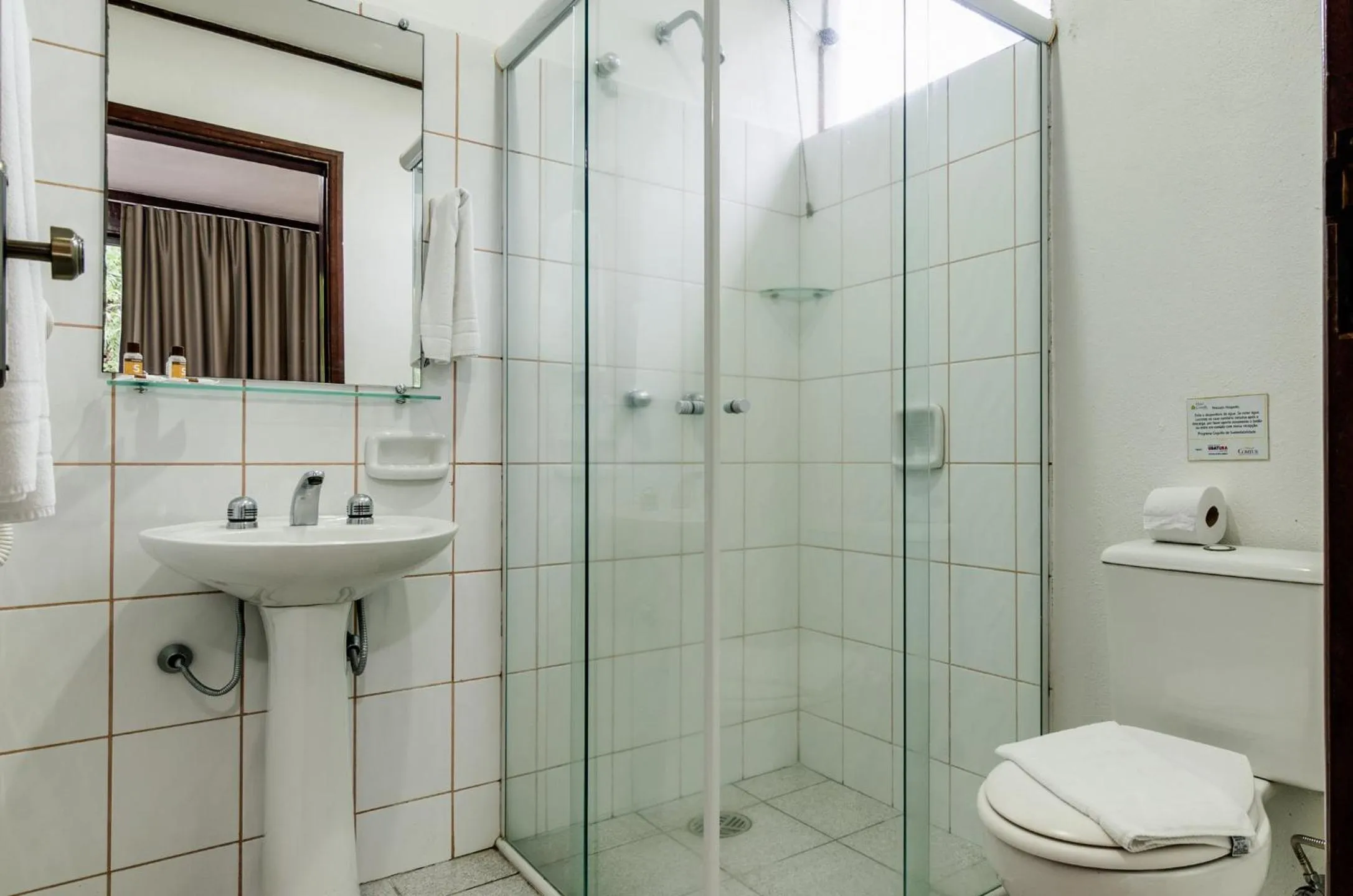 Bathroom in Hotel Coquille