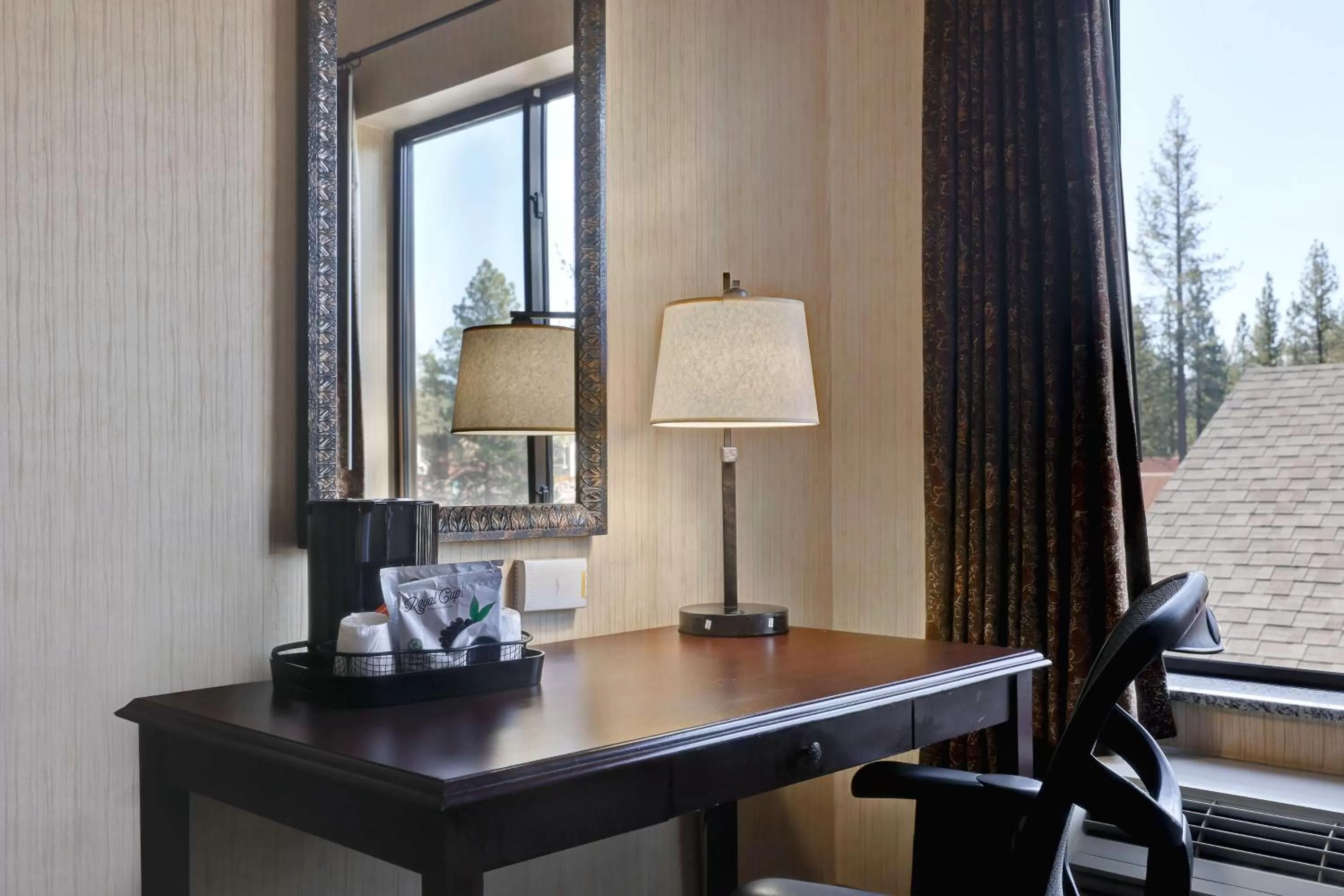 King Room - Non-Smoking in Martis Valley Lodge, Tapestry Collection by Hilton