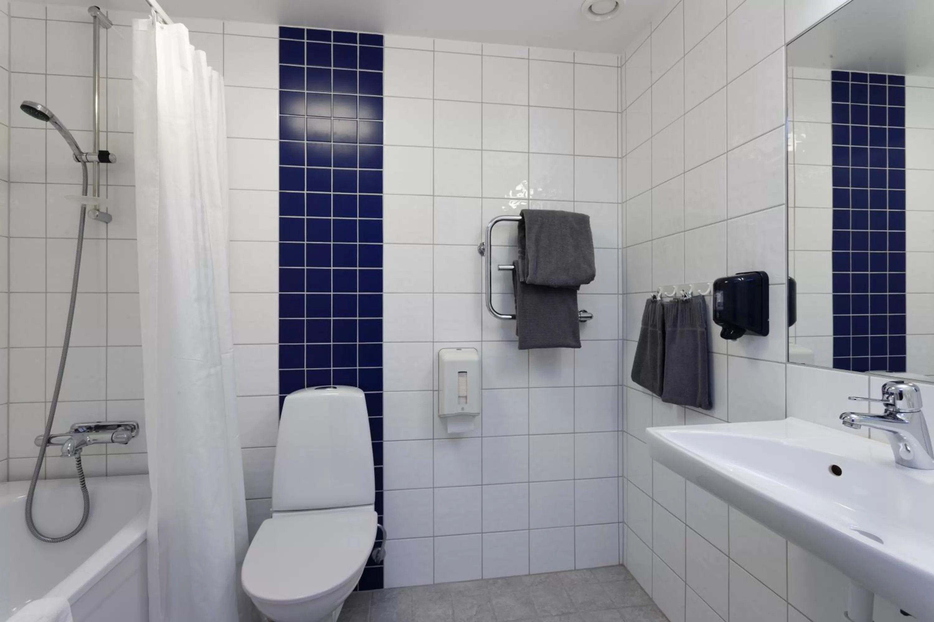 Toilet in Sure Hotel by Best Western City Jonkoping