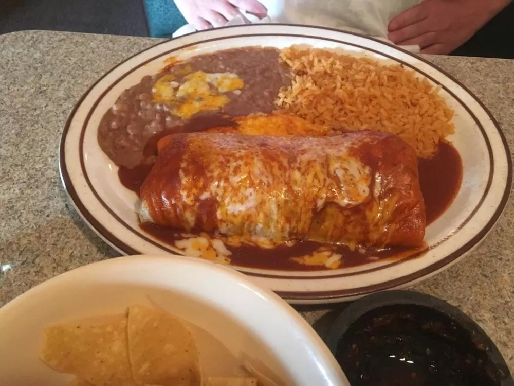 Restaurant/places to eat, Food in Toppers Motel