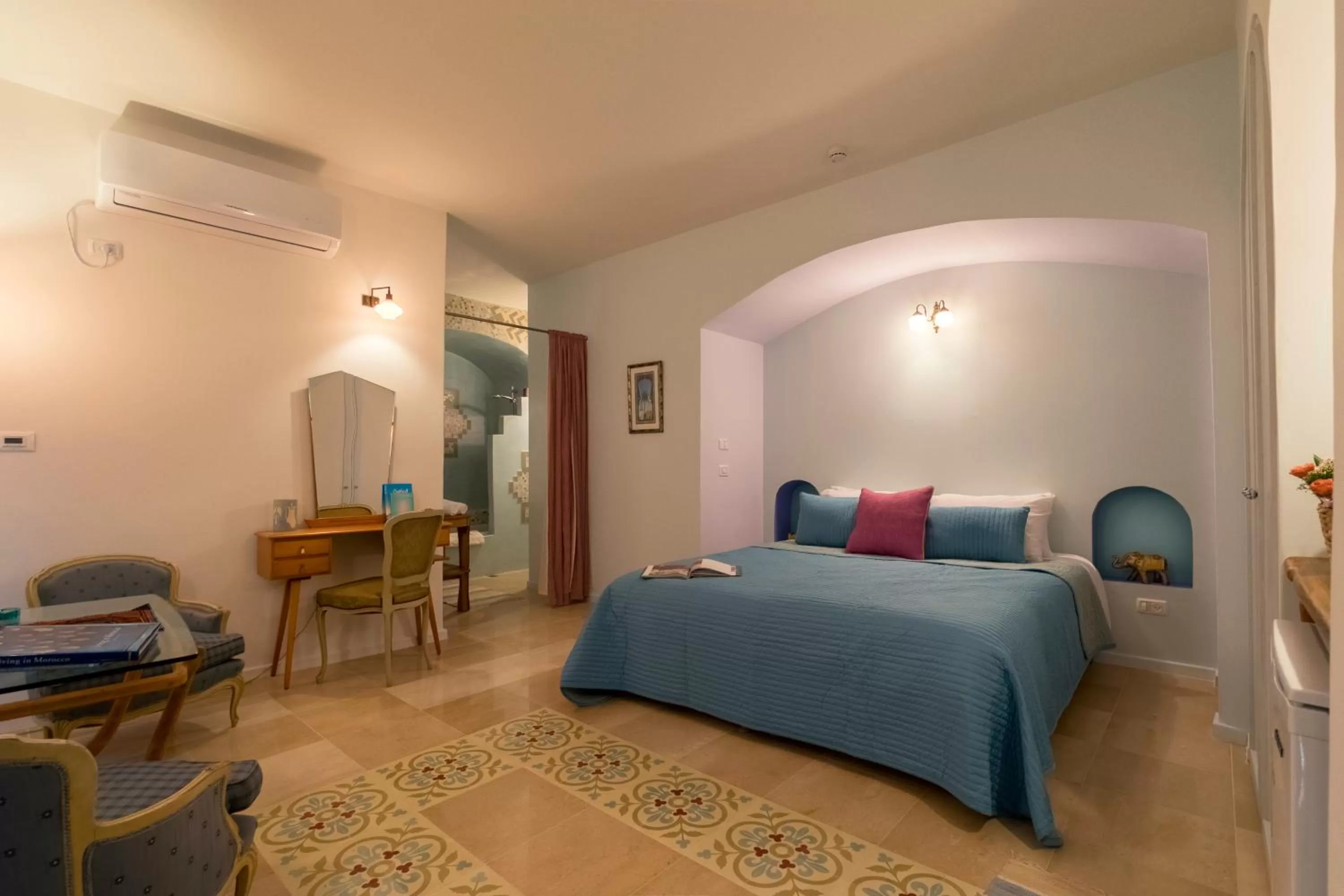 Bed in The Way Inn - Boutique Suites