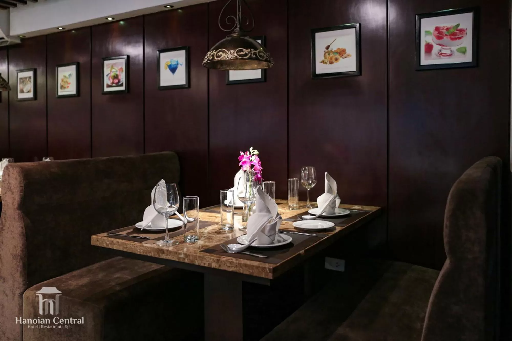 Restaurant/places to eat in Hanoian Central Hotel & Spa