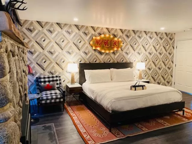 Bedroom, Bed in The Creekstone