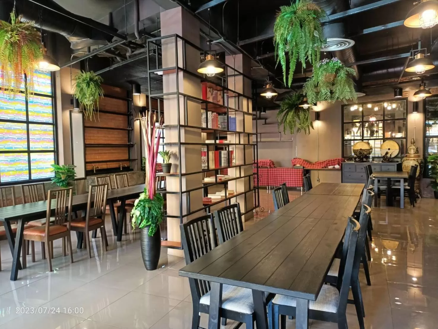 Restaurant/places to eat in W22 by Burasari